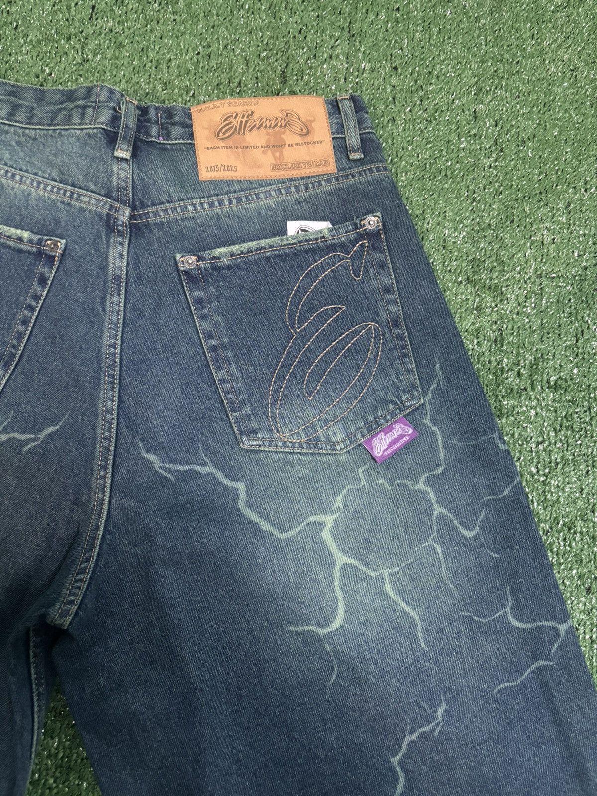 Other Effemme Short Goat Size US 32 / EU 48 - 3 Thumbnail