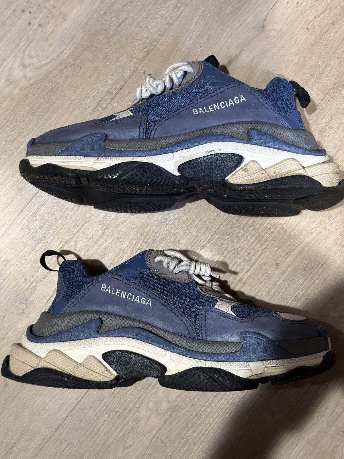 Balenciaga Balenciaga Triple S OG Navy Blue Size US 8 / EU 41 - 1 Thumbnail