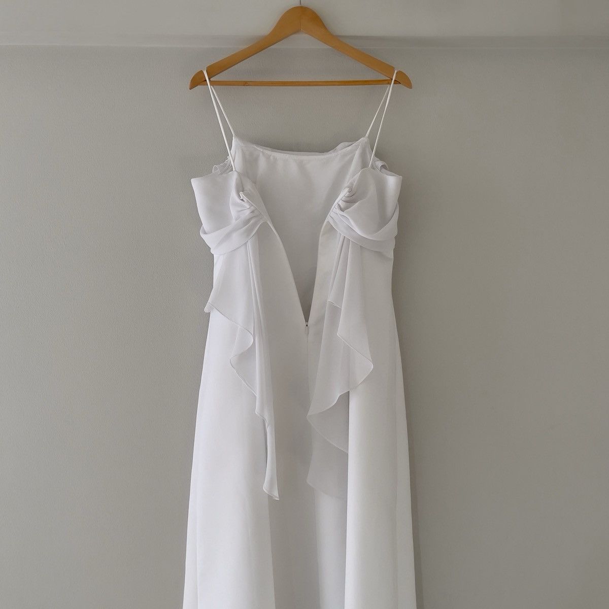 Other Vintage 1990s White Satin Chiffon Cowl Neck Gown (S–M) Size M / US 6-8 / IT 42-44 - 13 Thumbnail