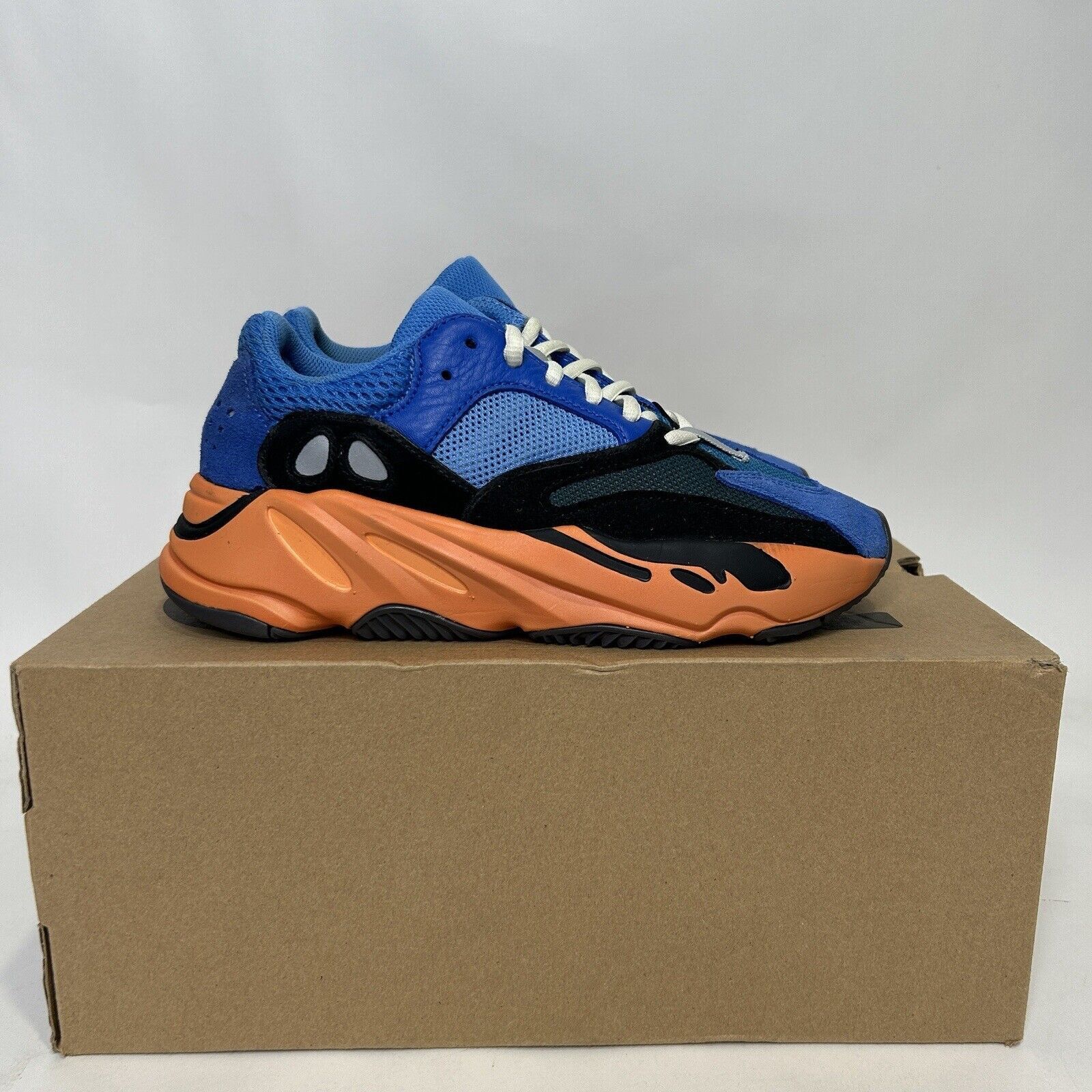 Adidas Adidas Yeezy Boost 700 “Bright Blue” 2024 Size US 6 / IT 36 - 4 Thumbnail