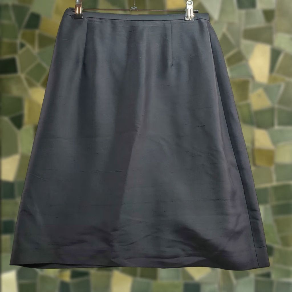 Talbots Talbots Skirt Women 6 Petite Black 100% Silk Straight & Pencil Knee Length Zipper Pleated Slit Workwear Silk Career Modern Vintage: No Size 28" / US 6 / IT 42 - 1 Thumbnail