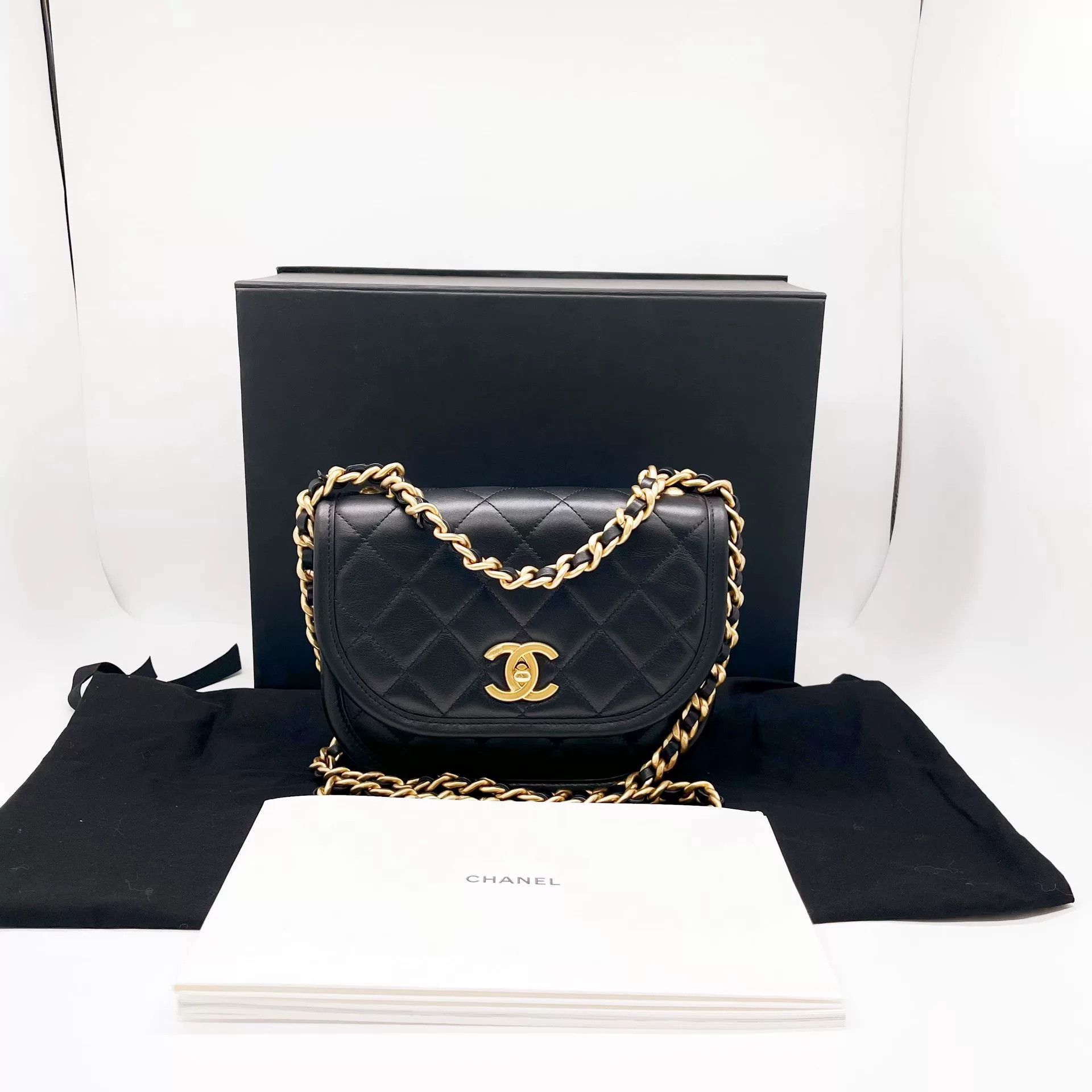 Chanel Pre-loved Bag Very good condition Size ONE SIZE - 1 Thumbnail