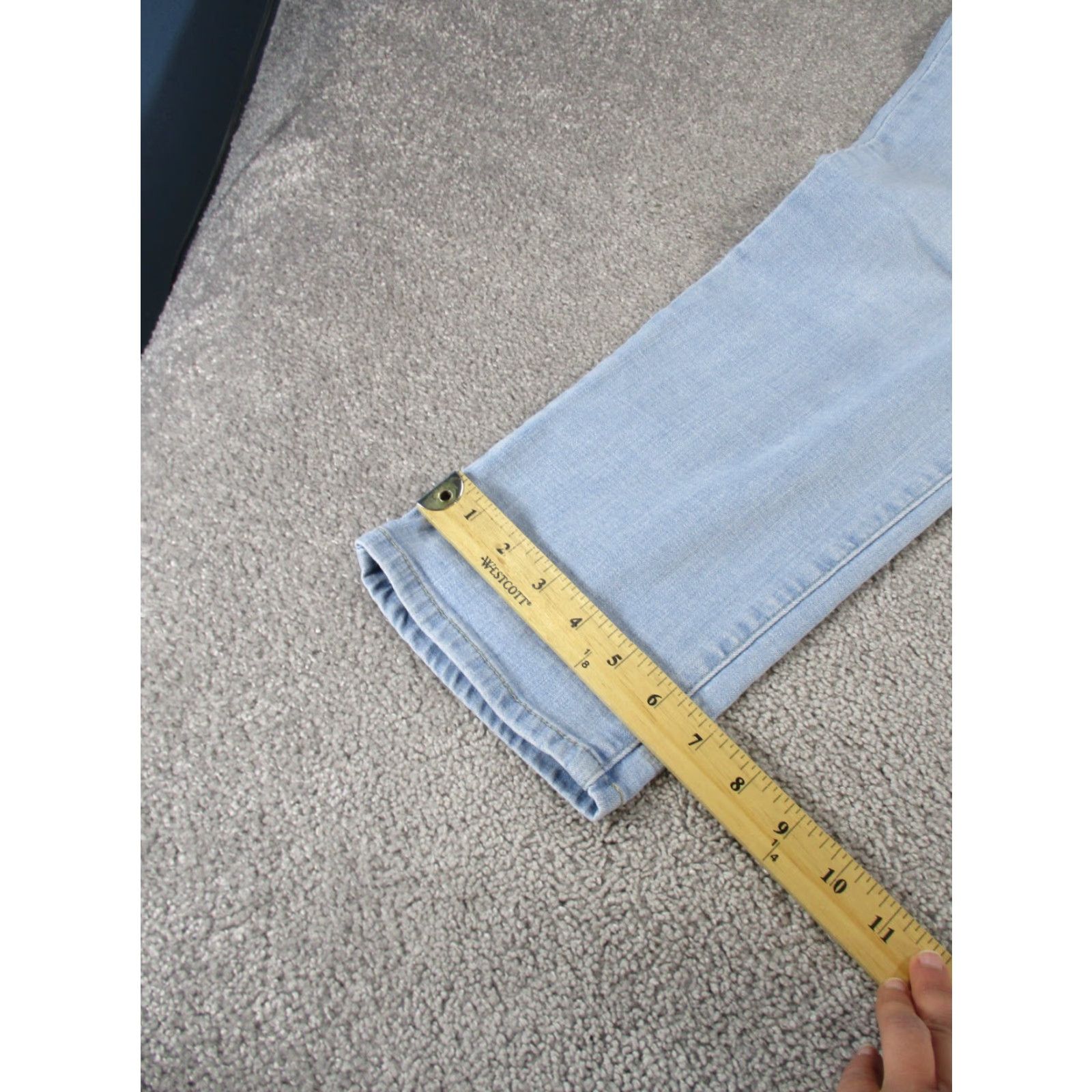 Levi's LEVI'S VINTAGE Boyfriend Jeans Womens 33 Blue Light Wash Denim *Stains Regular Size 24" / US 00 / IT 34 - 6 Thumbnail