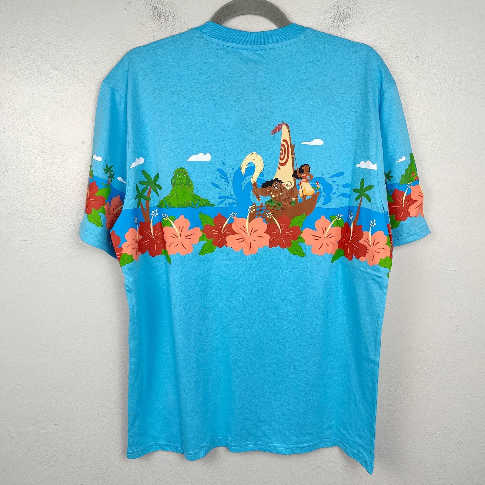 Disney Disney Boxlunch Moana Scenic Across Sleeve Top Size Medium Size US M / EU 48-50 / 2 - 3 Thumbnail