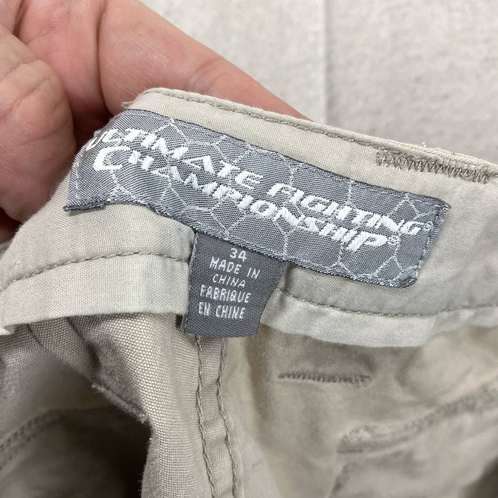 UFC VINTAGE UFC Ultimate Fighter Cargo Shorts Men 34 Beige Cotton 34x12 MMA Embroidered Logo, Relaxed Fit, Mid Rise, Canvas, USA, y2k, 90s, Casual Mens Size US 34 / EU 50 - 4 Thumbnail