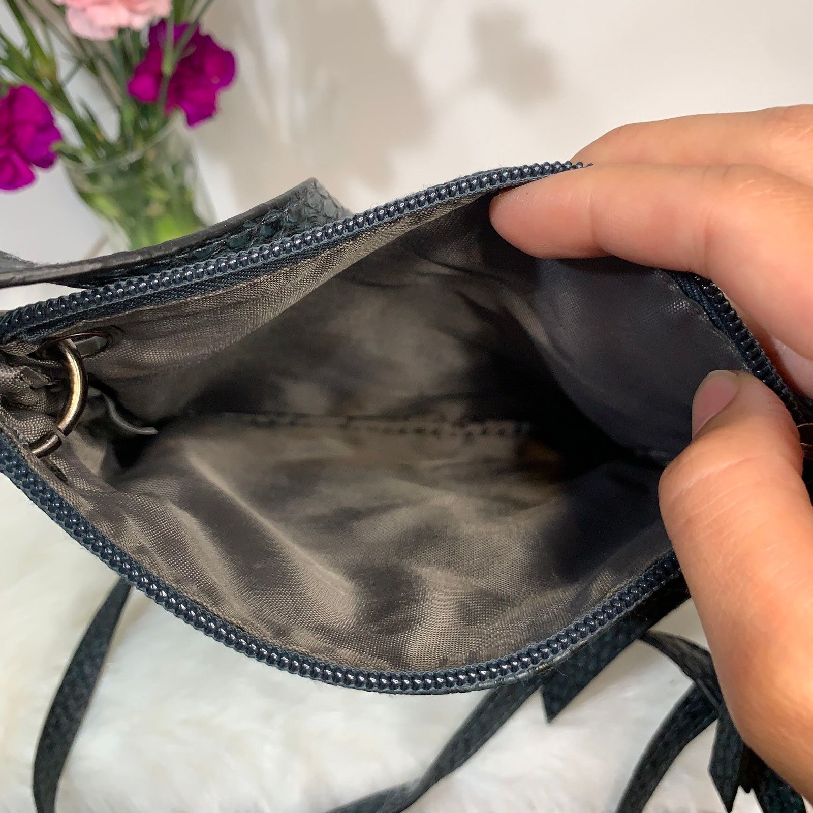 Other Nicole Cute Gray Crossbody Size ONE SIZE - 4 Thumbnail