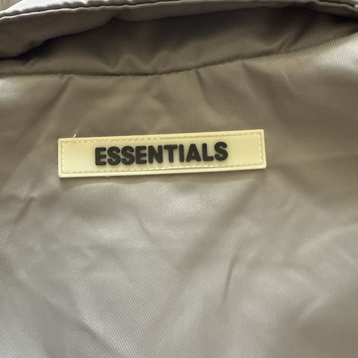 Essentials Fear of God Essentials Coach Jacket Gray Nylon Size S Size US S / EU 44-46 / 1 - 11 Thumbnail