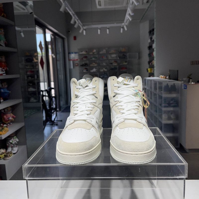 Louis Vuitton Louis Vuitton High-Top Basketball Trainers for Men -2508 Size US 8.5 / EU 41-42 - 1 Thumbnail