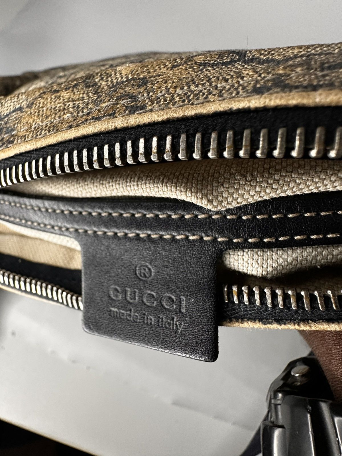 Gucci Gucci Monogram Supreme Crossbody Beige Canvas Bag. Size ONE SIZE - 10 Thumbnail