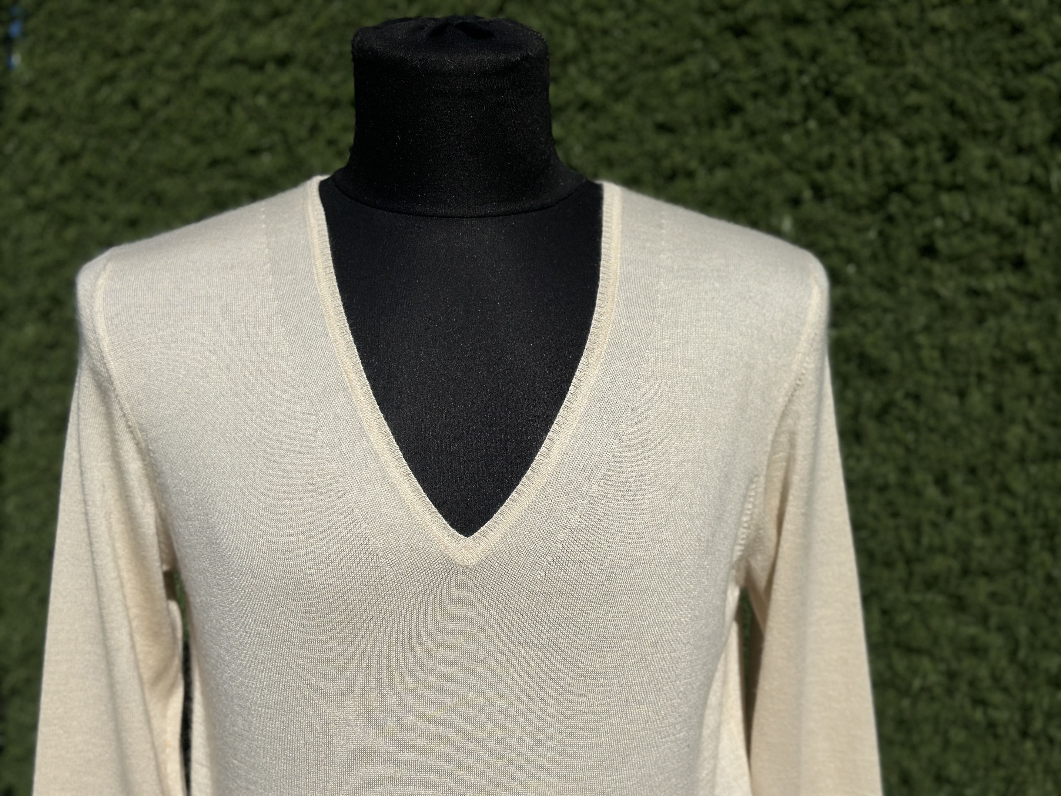 Brunello Cucinelli Brunello Cucinelli Cashmere V-Neck Sweater Tailored Size M Size M / US 6-8 / IT 42-44 - 2 Thumbnail