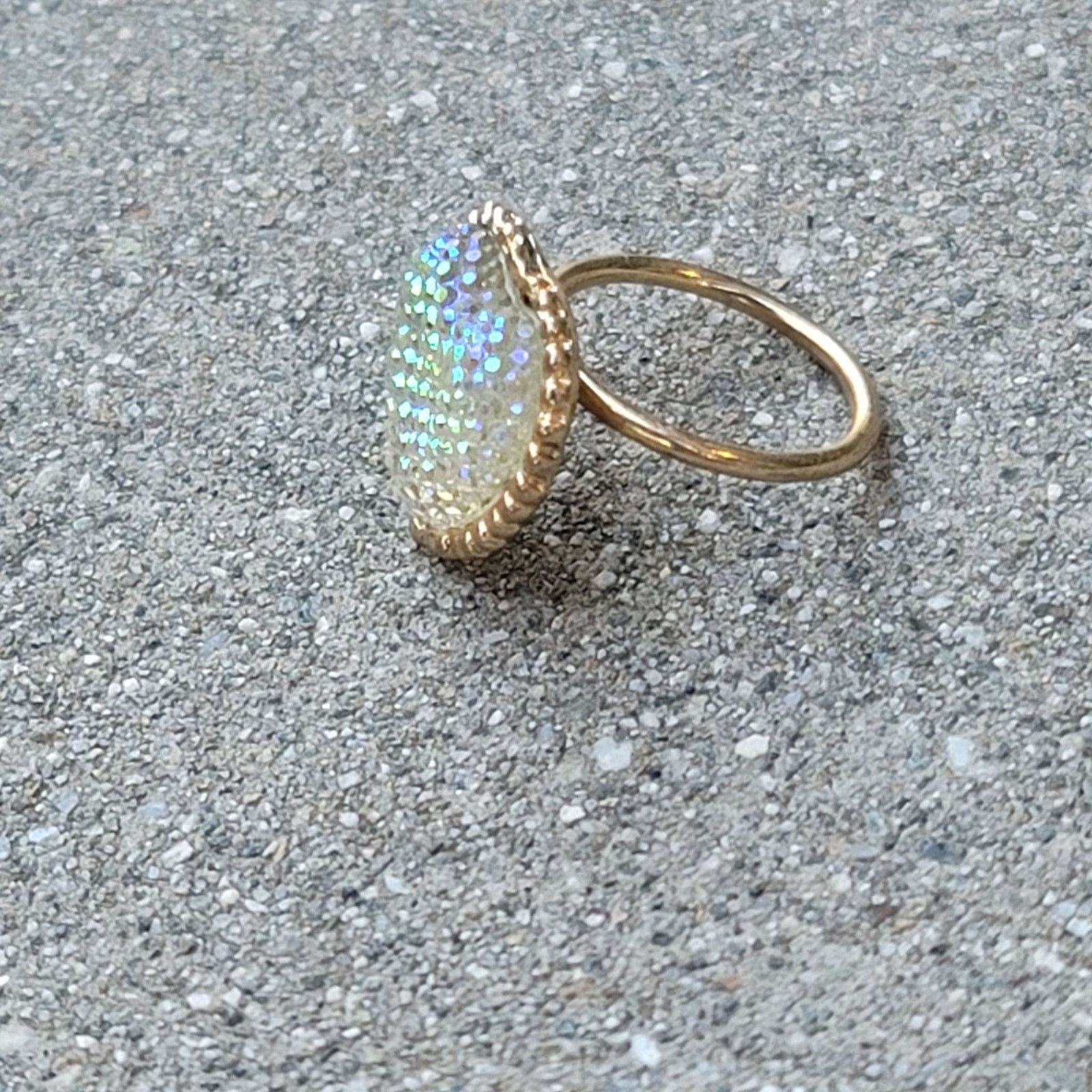 The Unbranded Brand Gold Tone Heart Shaped Rhinestone Ring Size ONE SIZE - 4 Thumbnail