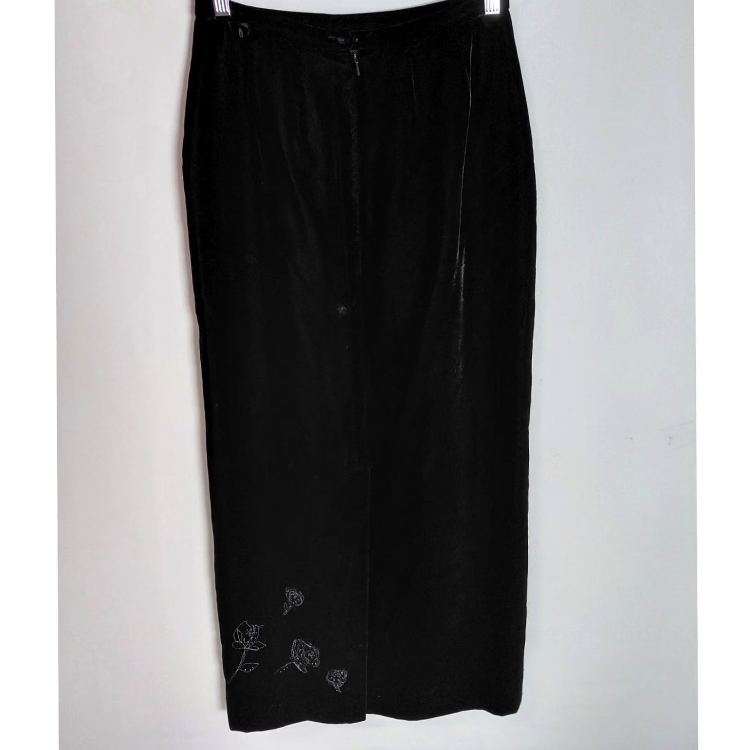 Laura Ashley Laura Ashley Black Embroidered Skirt Solid Lined Women Size 6 Size 28" / US 6 / IT 42 - 2 Thumbnail