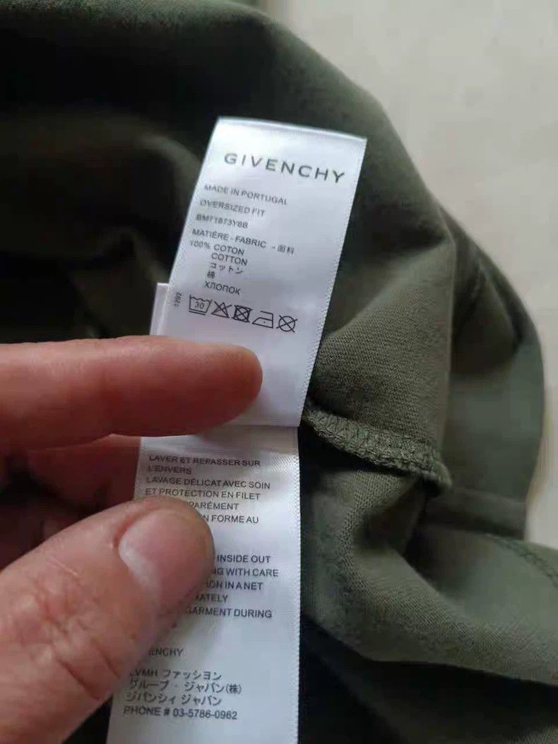 Givenchy Givenchy Men's short sleeve T-shirt Size US S / EU 44-46 / 1 - 9 Thumbnail