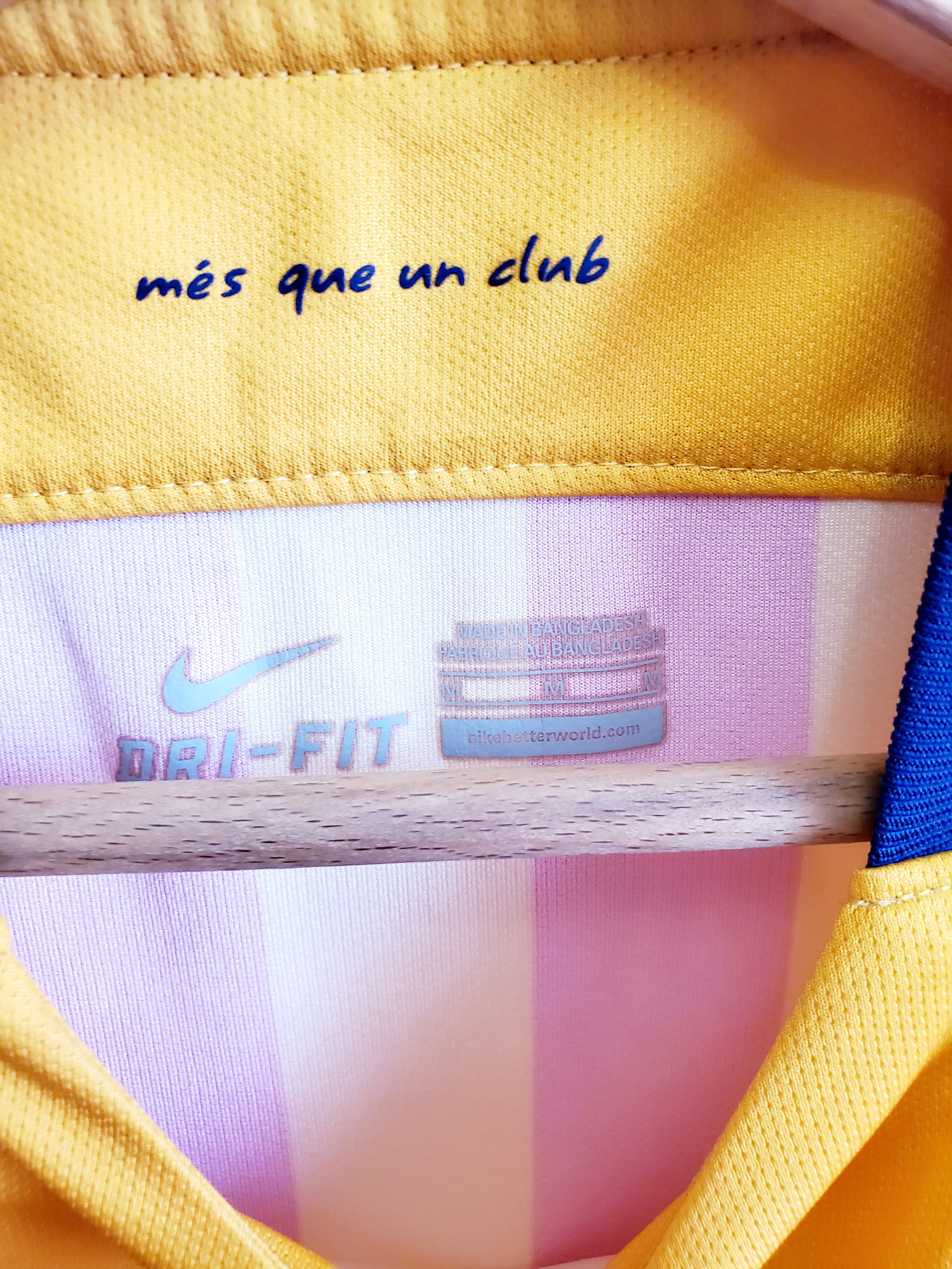 Nike Barcelona Jersey 2015 2016 Away Size M ideal condition Size US M / EU 48-50 / 2 - 4 Thumbnail