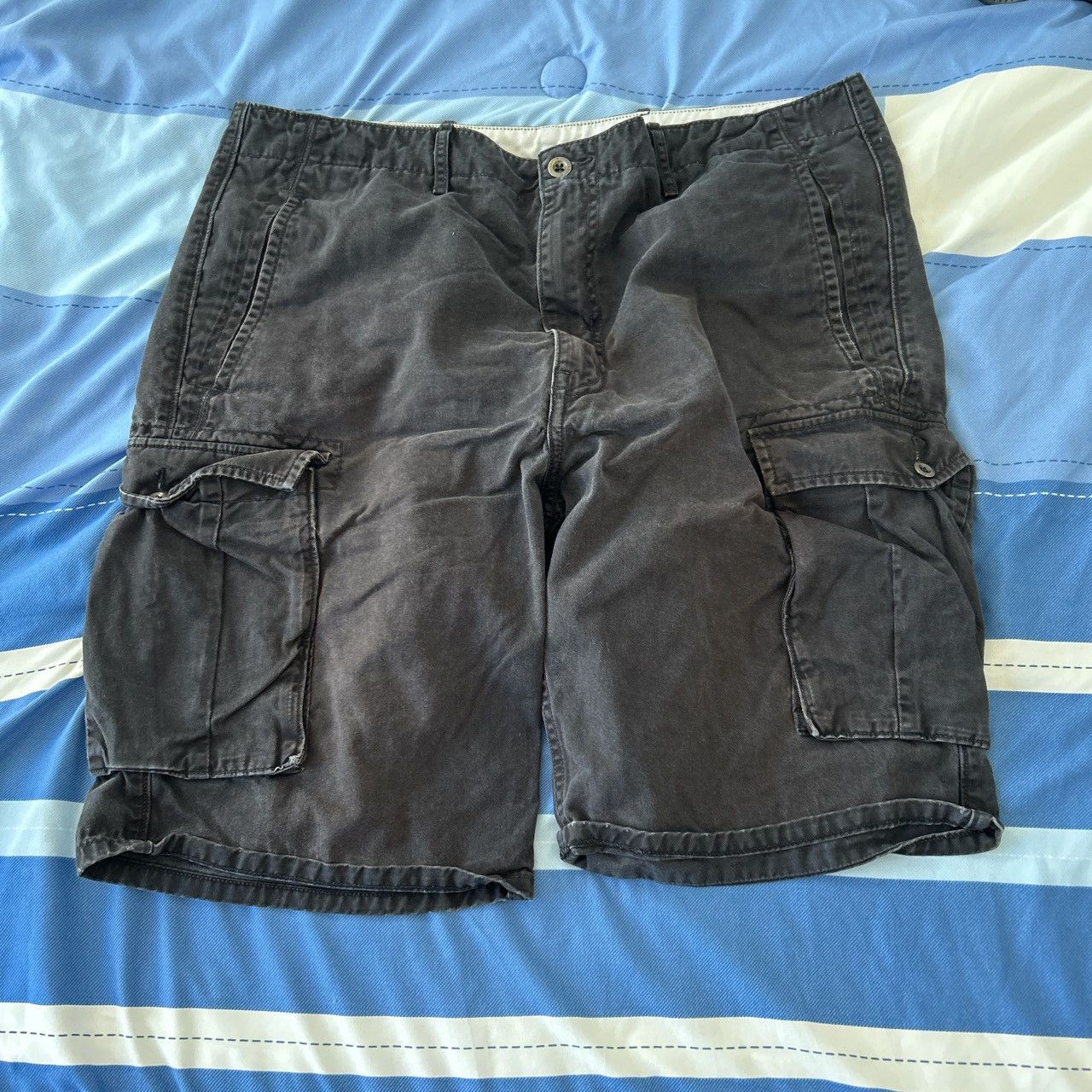 Other Levis cargo shorts brown tag size 32 Size US 33 - 1 Thumbnail