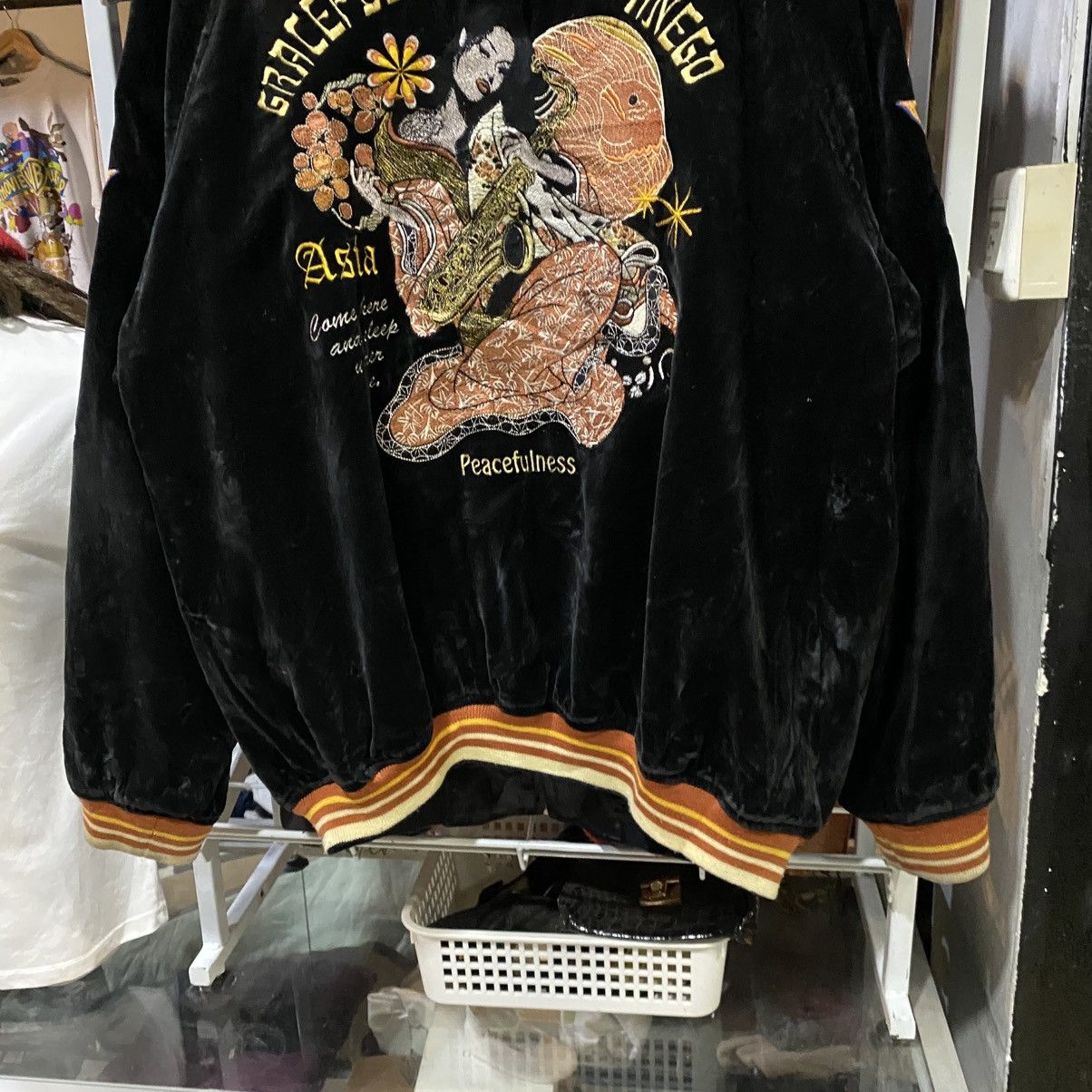 Japanese Brand VTG velvet sukajan souvenir jacket GRACEFUL JAPANESE ANEGO Size US L / EU 52-54 / 3 - 6 Thumbnail