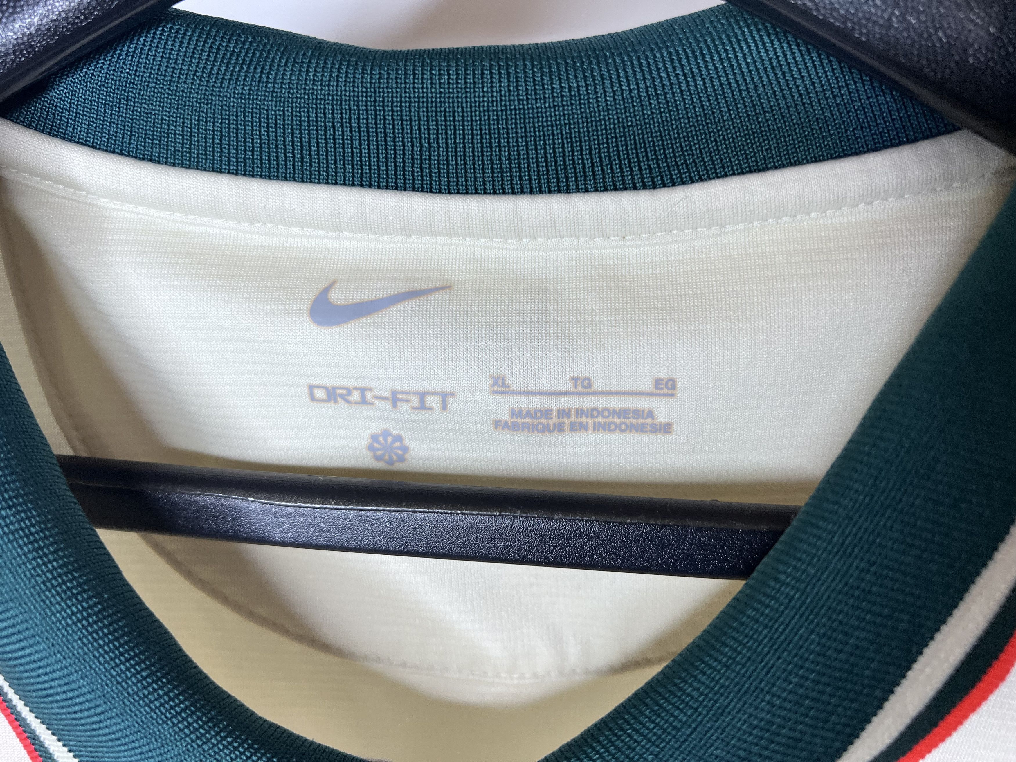 Nike LIVERPOOL 2021 2022 AWAY FOOTBALL SHIRT SOCCER JERSEY NIKE Size US XL / EU 56 / 4 - 5 Thumbnail