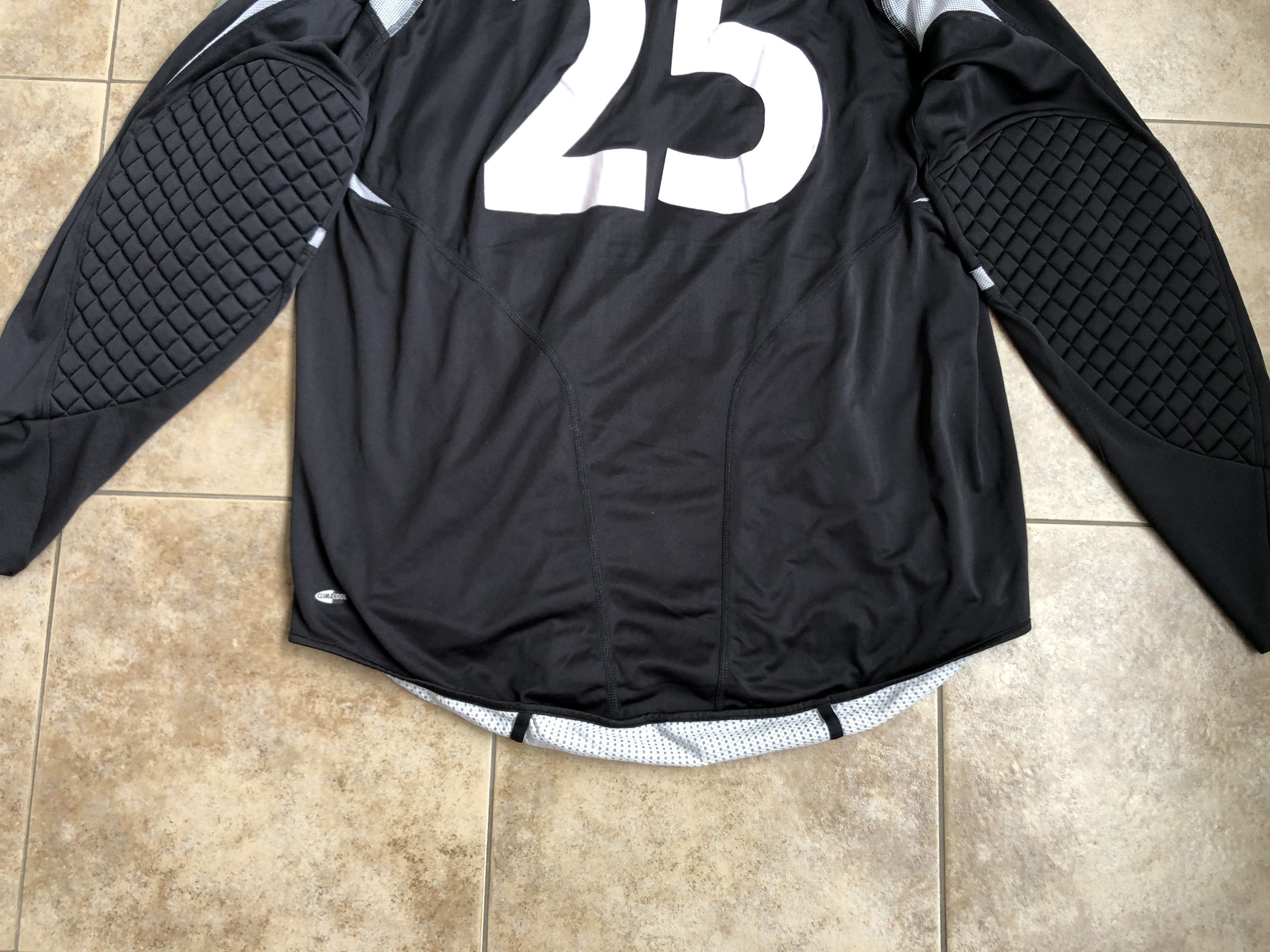 Adidas SpVgg Unterhaching Goalkeeper football shirt 2005-2006 #25 Size US XL / EU 56 / 4 - 17 Thumbnail