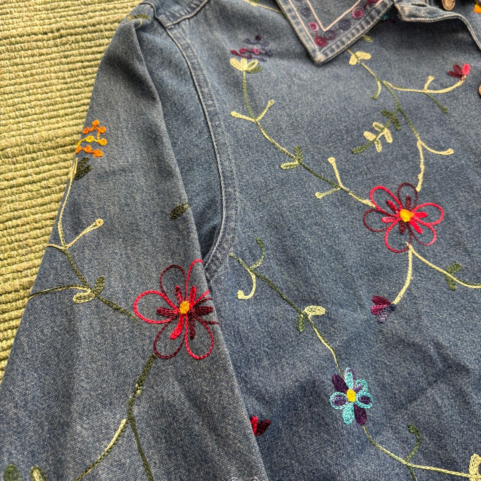 Vintage VTG 90s StudioWorks Chainstitched Floral Denim Womens Jacket Size L / US 10 / IT 46 - 4 Thumbnail