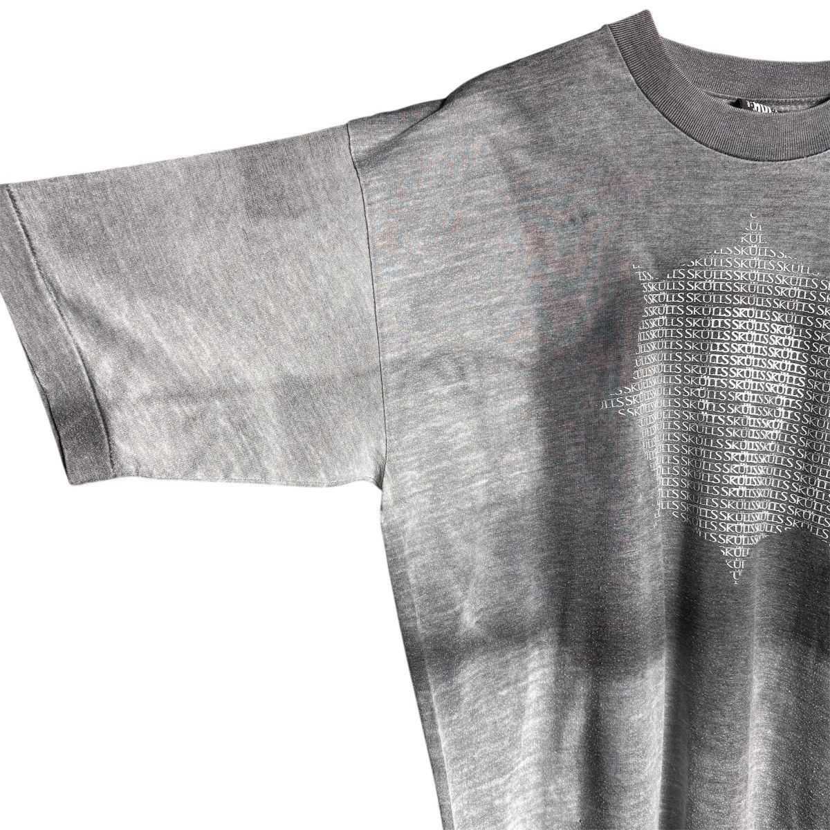 Vintage Vintage 90s Skulls Distressed T-Shirt / Sun Faded Size US XL / EU 56 / 4 - 9 Thumbnail
