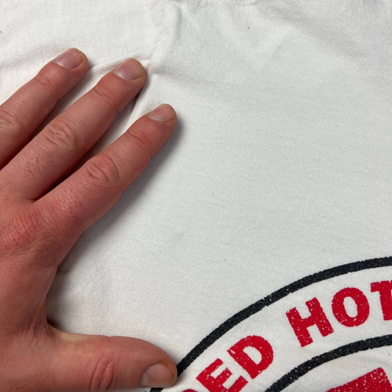 Band Tees Red Hot Chilli Peppers Big Logo Rock Band T-Shirt 1TS73 Size US L / EU 52-54 / 3 - 6 Thumbnail