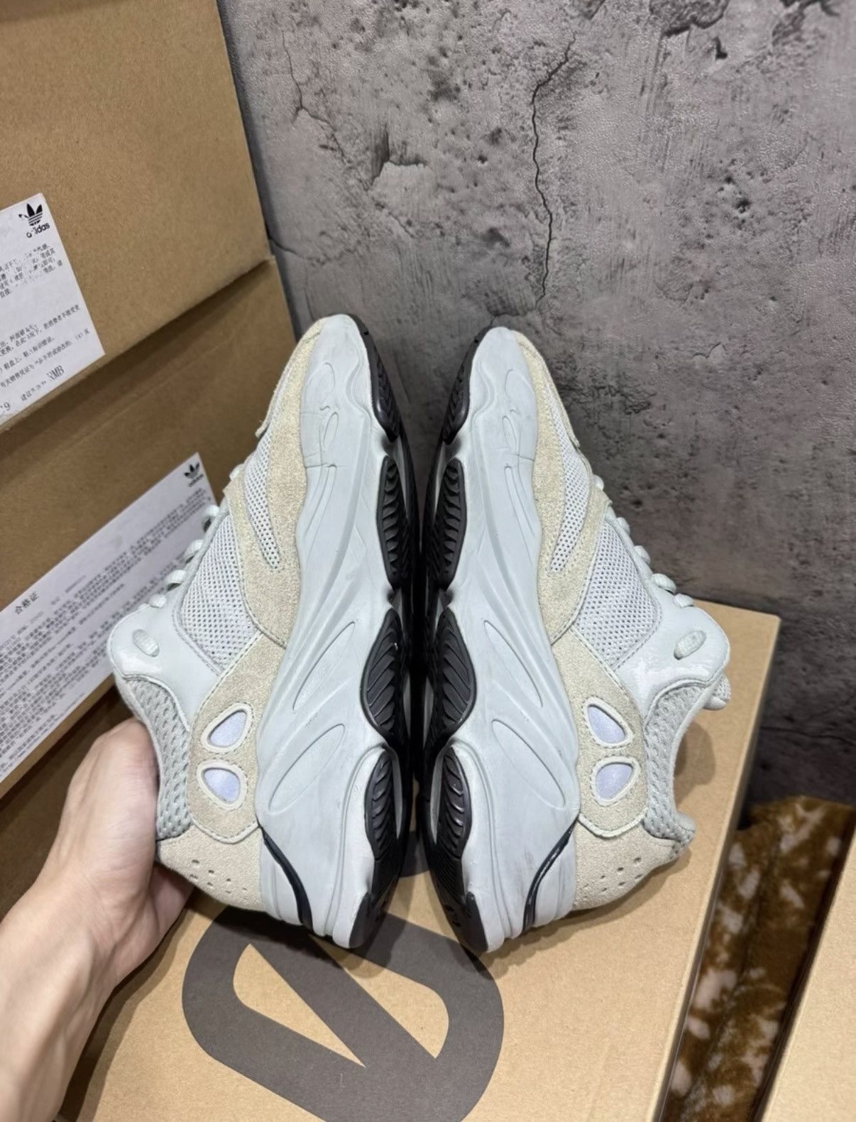 Adidas adidas Yeezy 700 Salt, EG7487 K37 Size US 8 / IT 38 - 3 Thumbnail