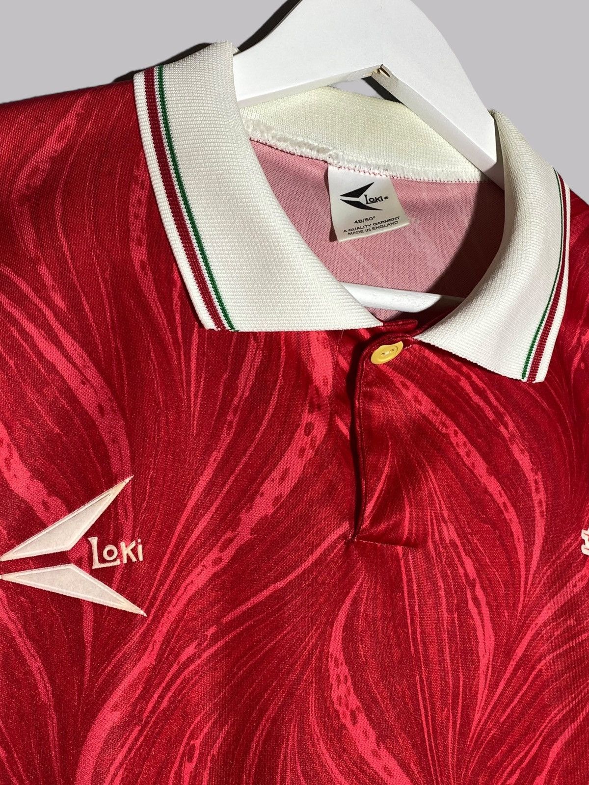 Vintage Vintage Swindon Town 1994/95 Home Football Shirt Rare AOP Size US M / EU 48-50 / 2 - 4 Thumbnail