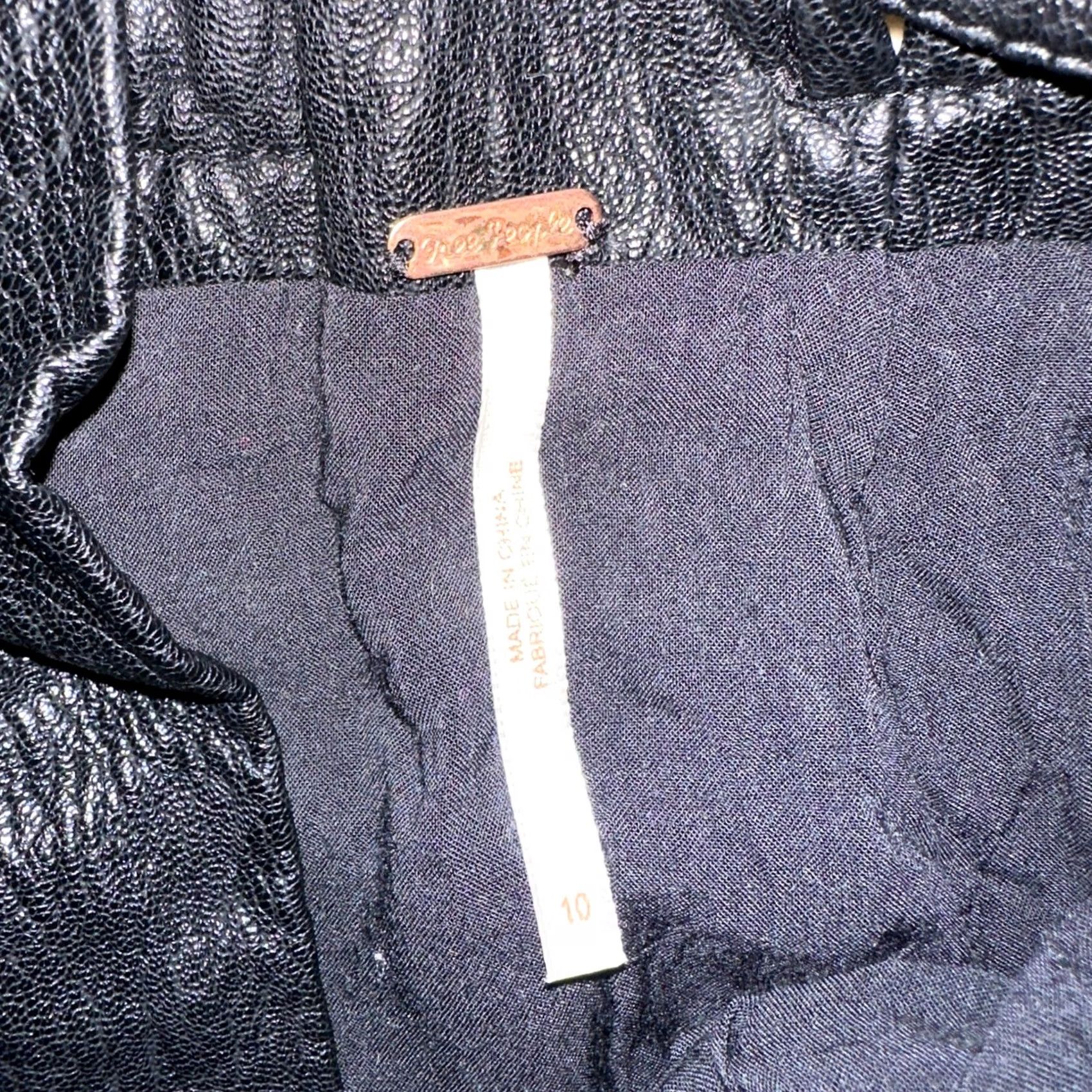 Free People Free People Black Faux Leather Paperbag Waist Tie Front Mini Skirt Size 10 Size 32" / US 10 / IT 46 - 6 Thumbnail