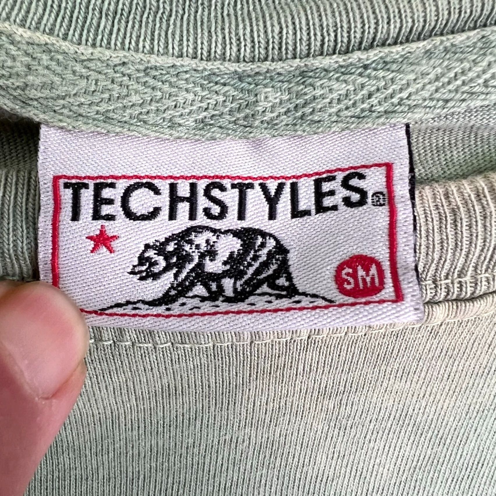 Vintage VINTAGE Tech Styles Shirt Adult Small Green Destination T-Shirt Mens Size US S / EU 44-46 / 1 - 5 Thumbnail