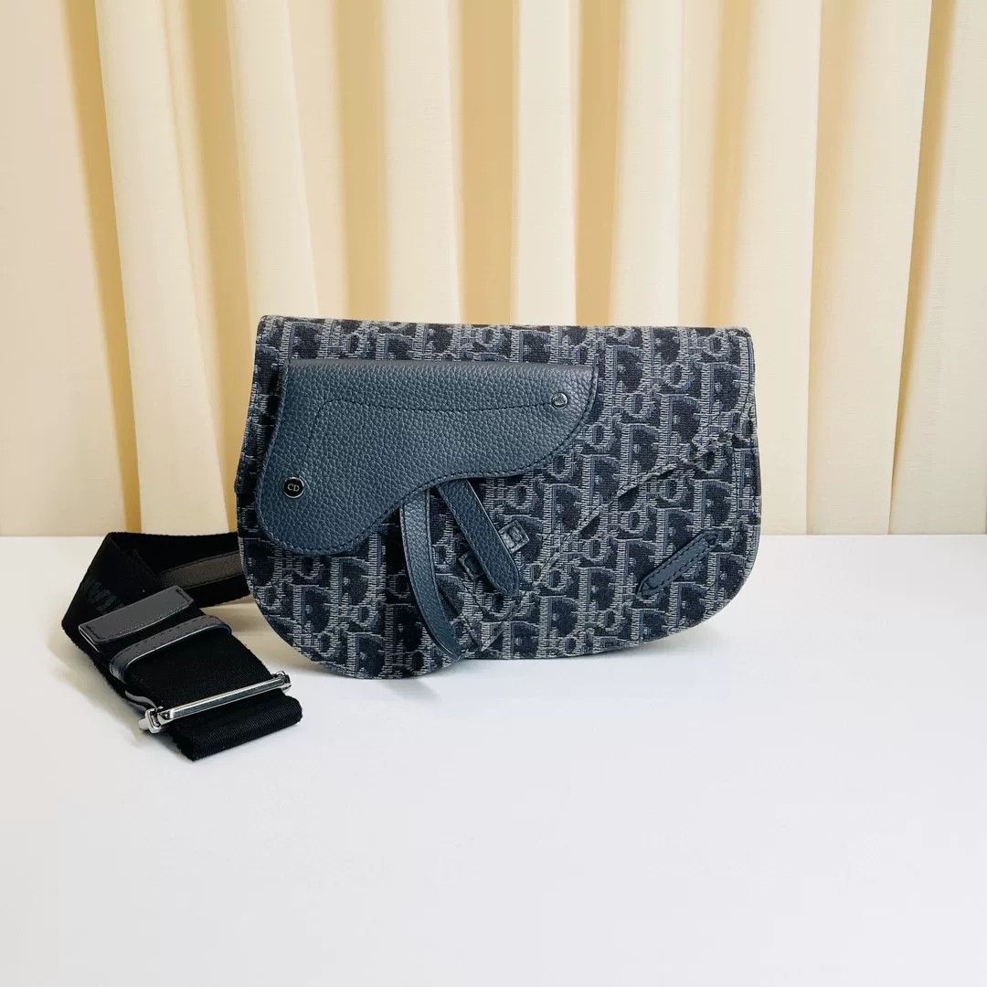 Dior Pre-loved Bag Very good condition Size ONE SIZE - 1 Thumbnail