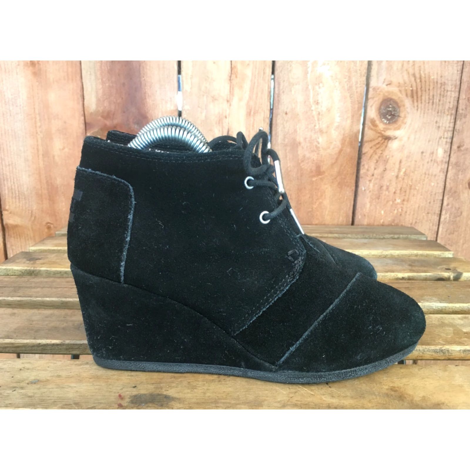Toms TOMS Black Suede Lace Wedge Fashion Boots Booties Womens Size 7 Style 380515 Size US 6 / IT 36 - 5 Thumbnail