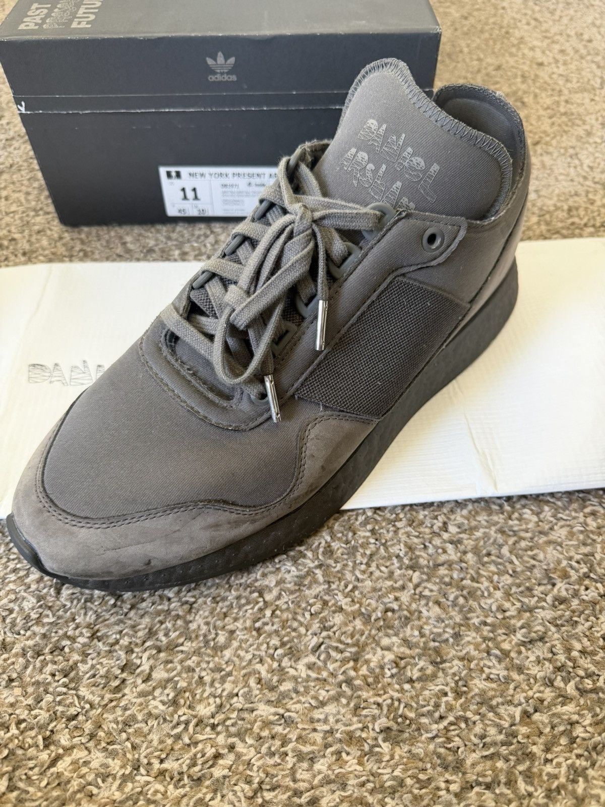 Adidas × Daniel Arsham Daniel Arsham Adidas New York Present Size US 11 / EU 44 - 4 Thumbnail
