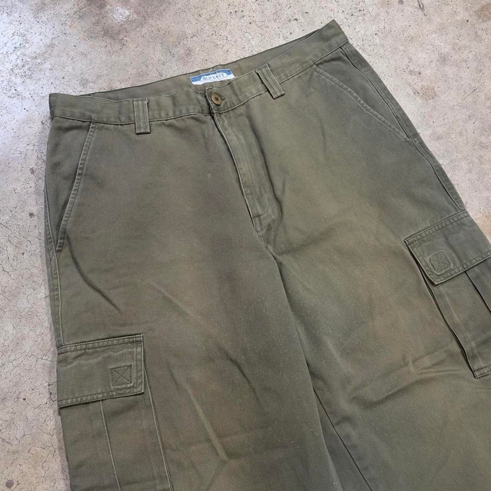 Japanese Brand × Vintage Baggy Y2K Faded Olive Green Cargo Workwear Pants Size US 36 / EU 52 - 3 Thumbnail