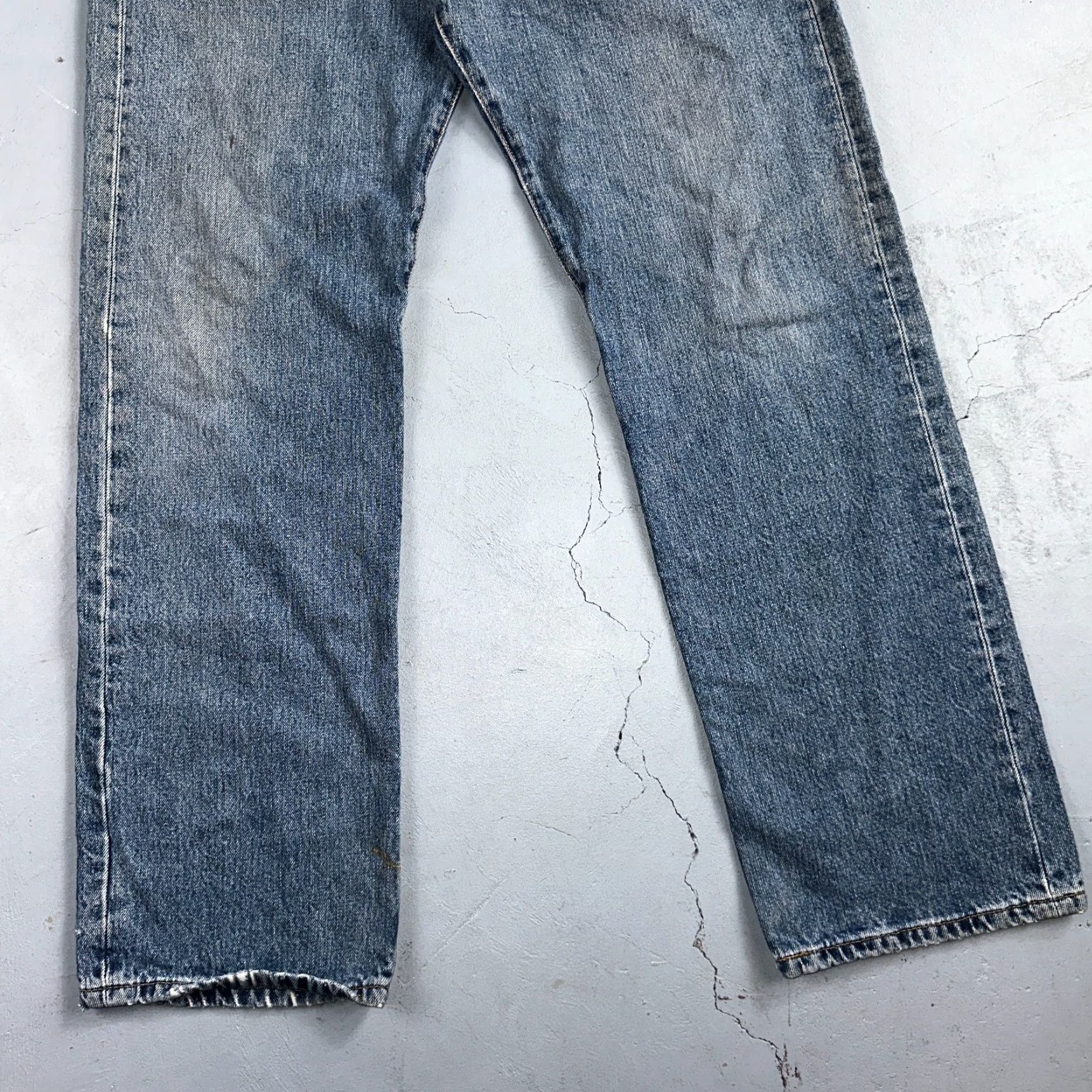 Levi's VINTAGE Levi's 501 Straight Leg Jeans 90s Blue Medium Wash 34x32 Mens Size US 34 / EU 50 - 3 Thumbnail