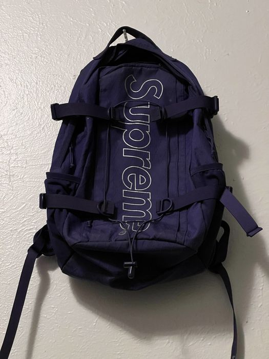 Supreme fw18 backpack store size