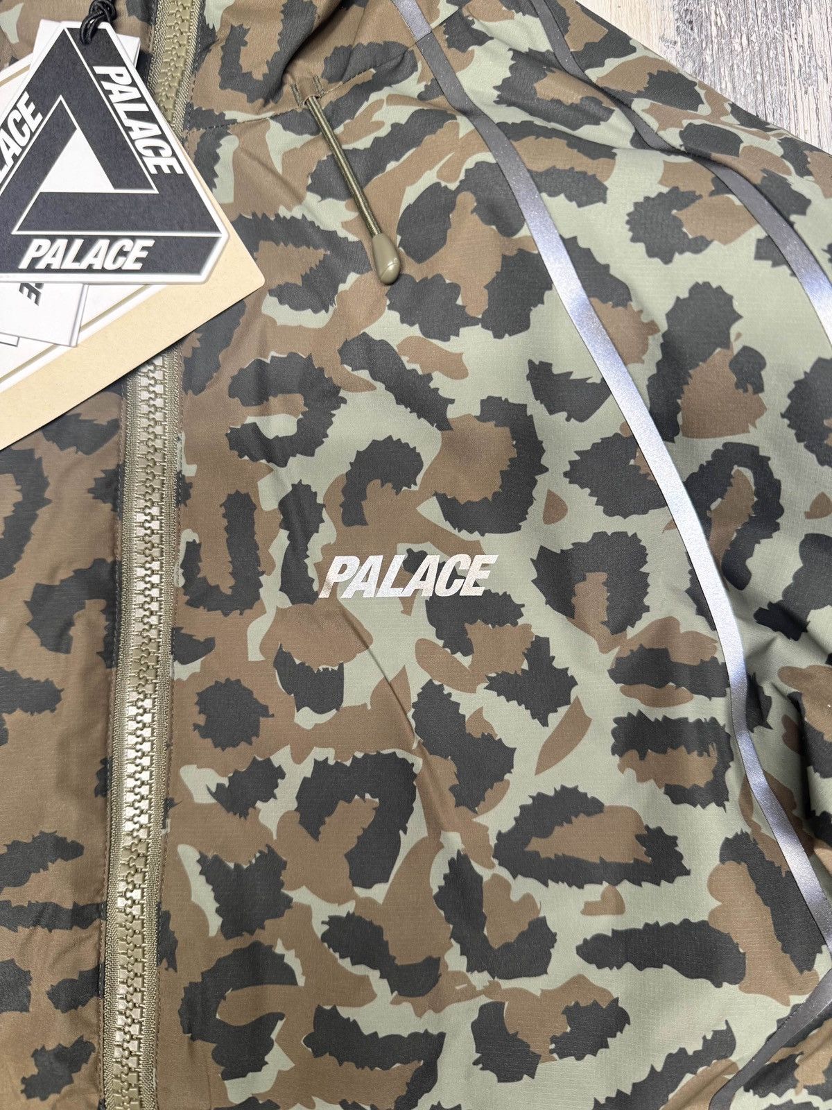 Palace Palace GORE-TEX Windstopper Illuminator Jacket Cheetah Size US M / EU 48-50 / 2 - 8 Thumbnail