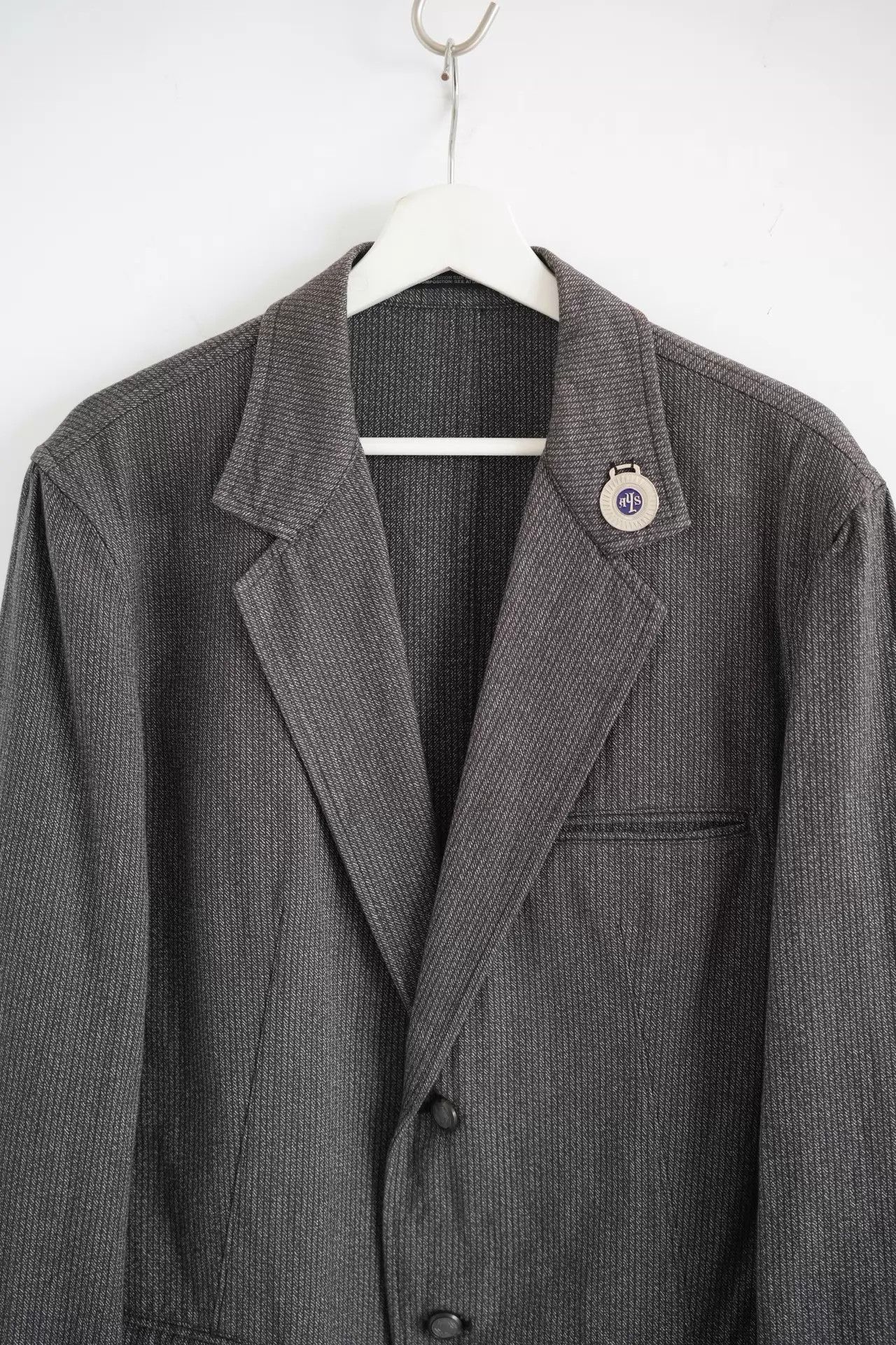Yohji Yamamoto Yohji Yamamoto 10SS Grey Striped Blazer w/ Badge Size US L / EU 52-54 / 3 - 3 Thumbnail