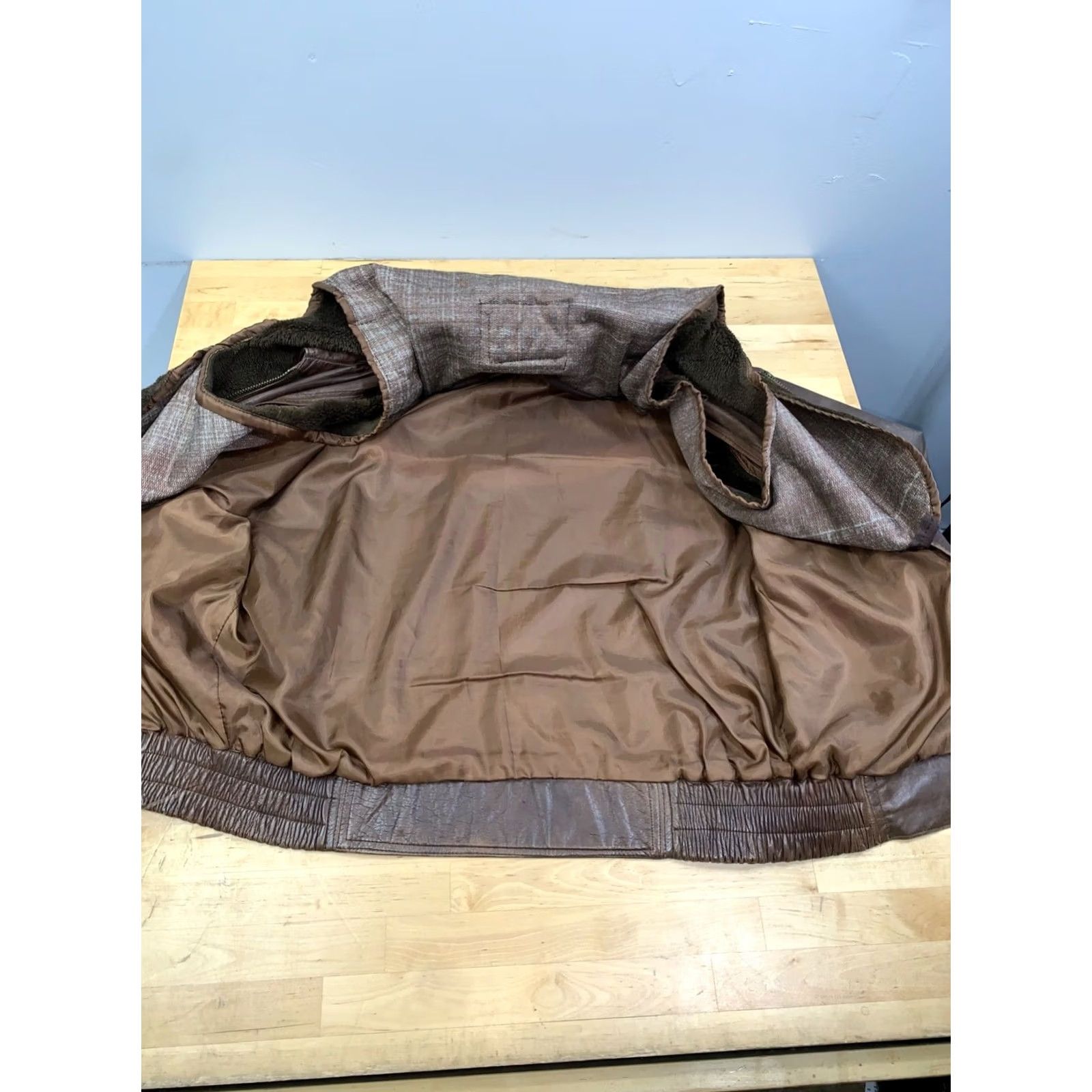 Vintage VINTAGE Mikes Arcade Leather Bomber Jacket Men M Brown Lined Zip Distress Size US M / EU 48-50 / 2 - 4 Thumbnail
