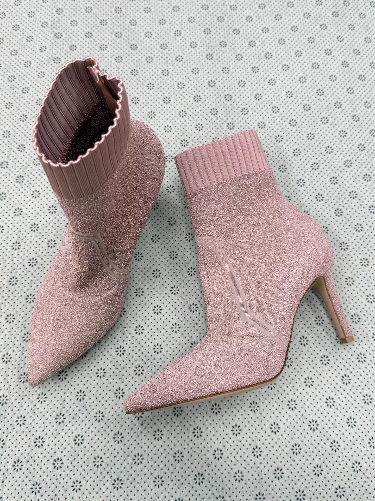 Gianvito Rossi Gianvito Rossi Pink Knit Mid-Calf Heeled Boots 38.5 Size US 7.5 / IT 37.5 - 2 Thumbnail