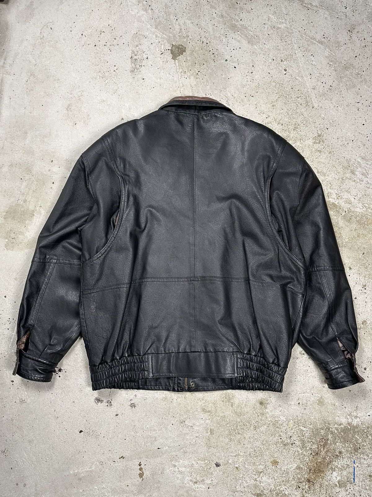 Vintage Vintage 90s Black Leather Utility Distressed Bomber Jacket Size US XL / EU 56 / 4 - 2 Thumbnail
