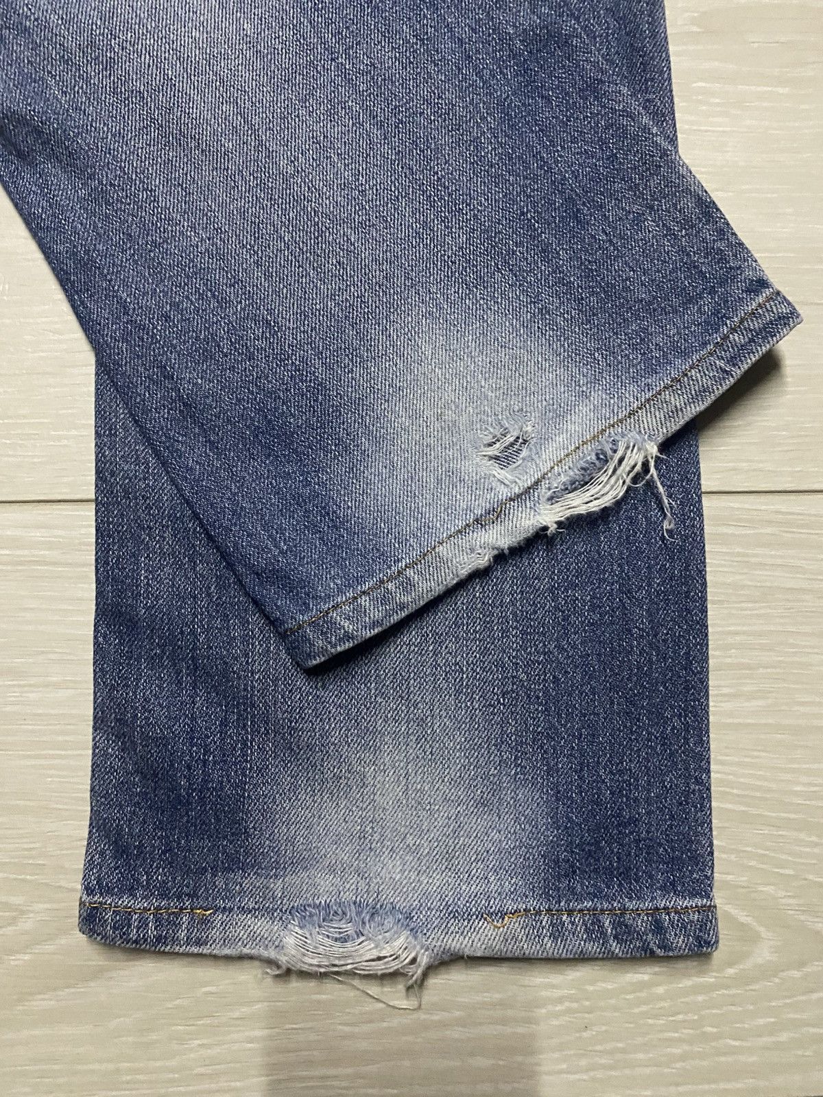 Uniqlo Uniqlo UJ Faded Wash Distressed Loose Jeans Size US 32 / EU 48 - 11 Thumbnail