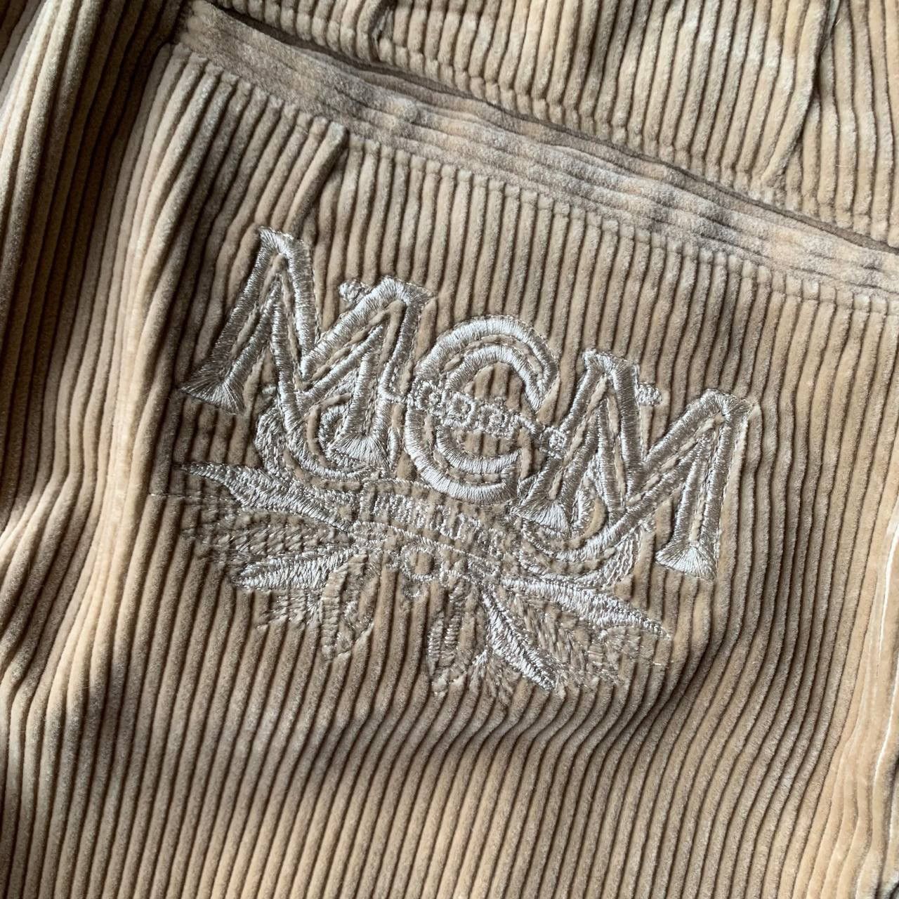 MCM 💥BNWT💥 90’s MCM Legere Corduroy Big Logo Baggy Khaki Pants Size US 32 / EU 48 - 7 Thumbnail
