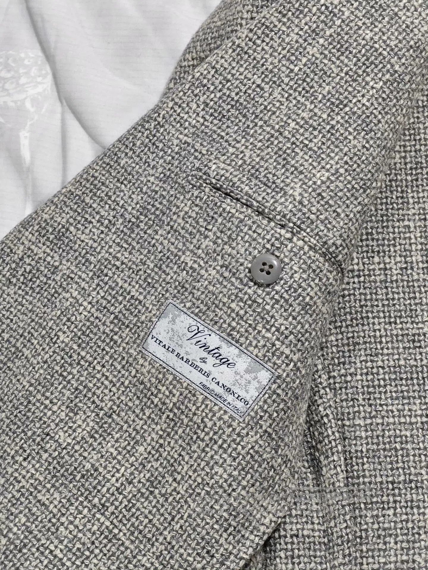 Japanese Brand Custom Gray Wool Silk Blend Suit. Size US S / EU 44-46 / 1 - 7 Thumbnail