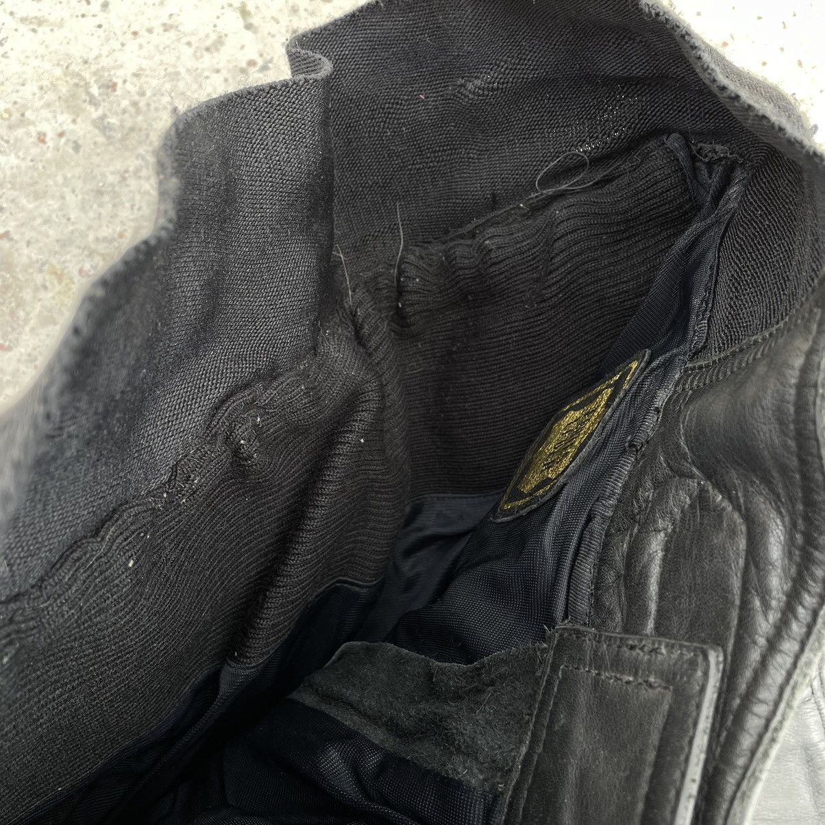 Vintage Vintage Moto Leather Pants 29-30 Size Y2K 90s USA Hype Size US 29 - 5 Thumbnail