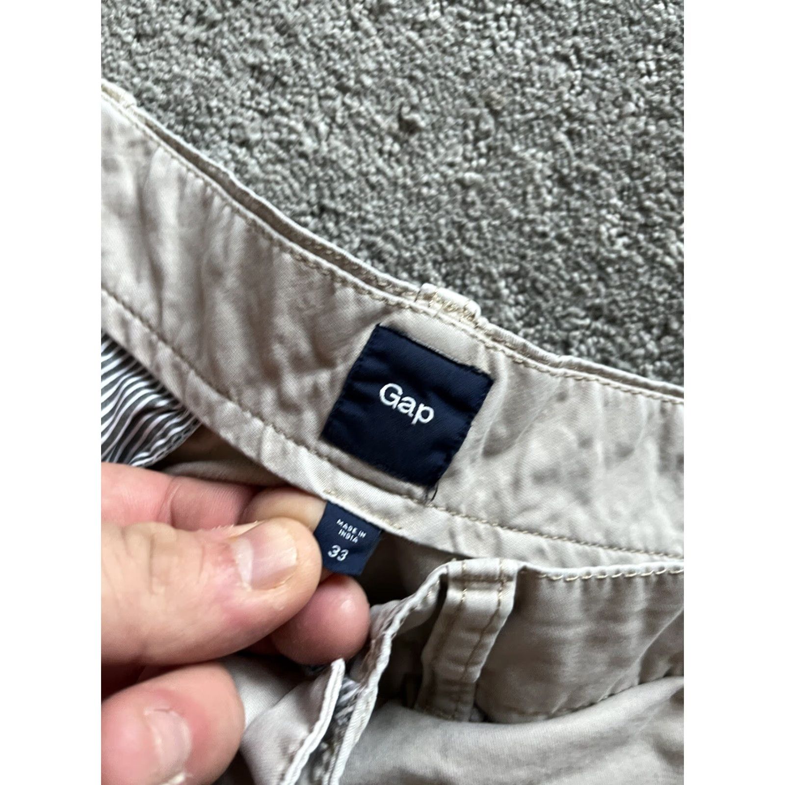Gap VINTAGE Gap Shorts Mens 33 Khaki Flat Front Raw Hem Relaxed Fit Chino 90s Preppy Retro Casual Travel Beige Cotton Shorts Mens accessories: Pockets Size US 33 - 4 Thumbnail