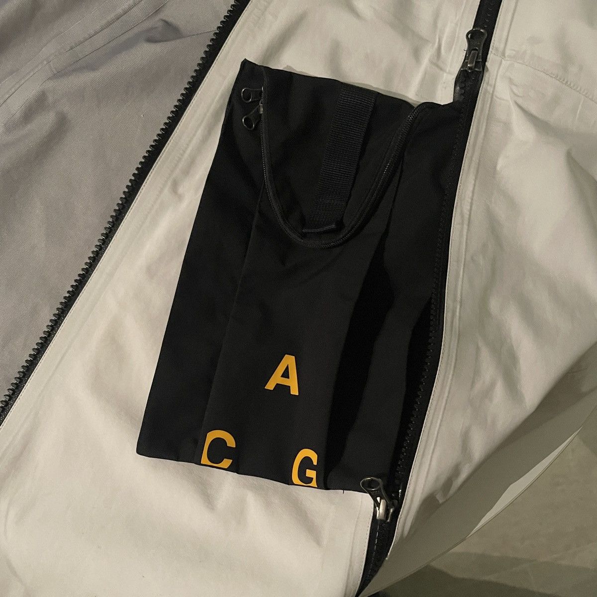 Errolson Hugh × Goretex × Nike ACG Nike ACG Deploy Gore-Tex Jacket Size US L / EU 52-54 / 3 - 3 Thumbnail