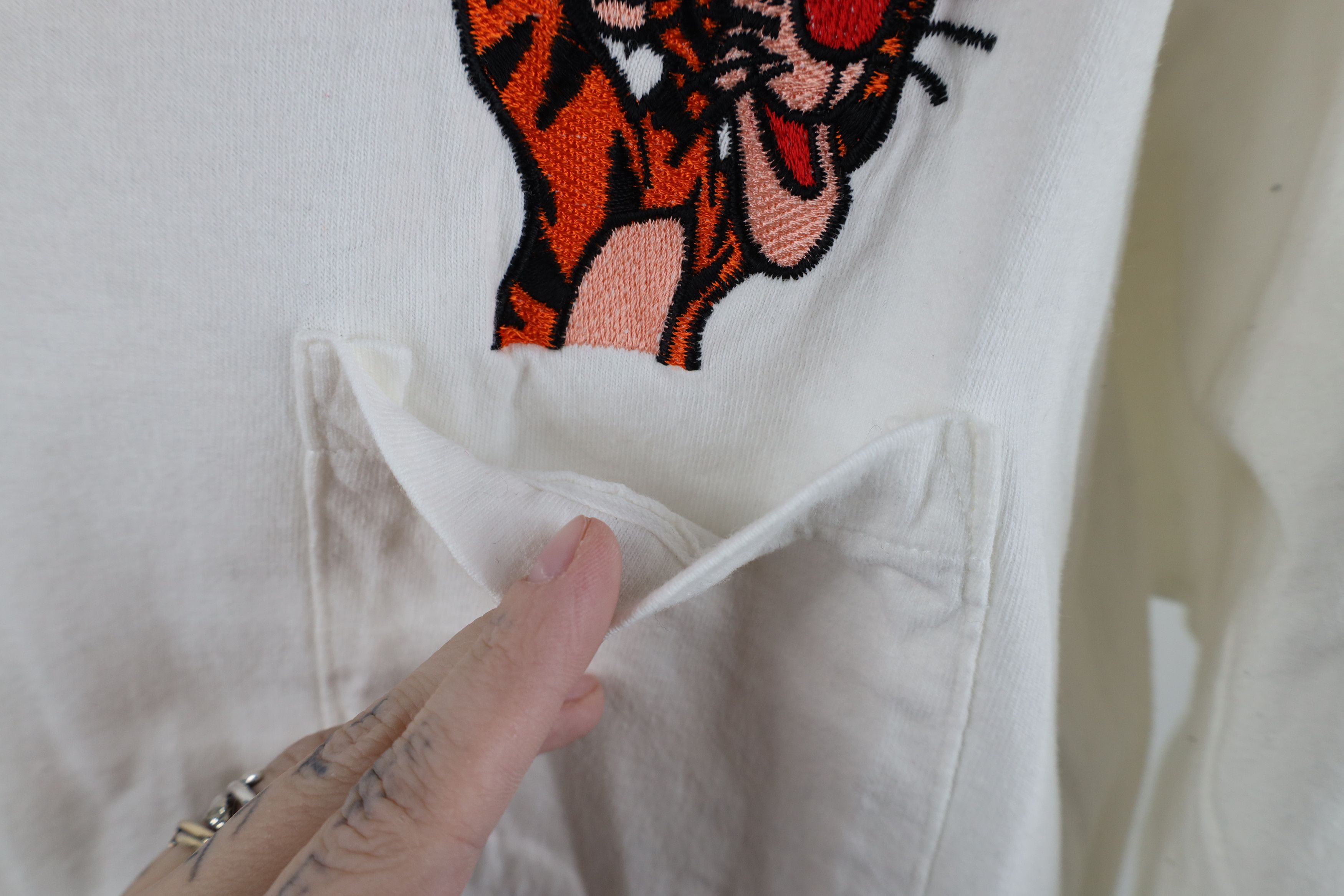 Disney Vintage 90s Disney Winnie the Pooh Tigger Pocket T-Shirt Size US L / EU 52-54 / 3 - 5 Thumbnail