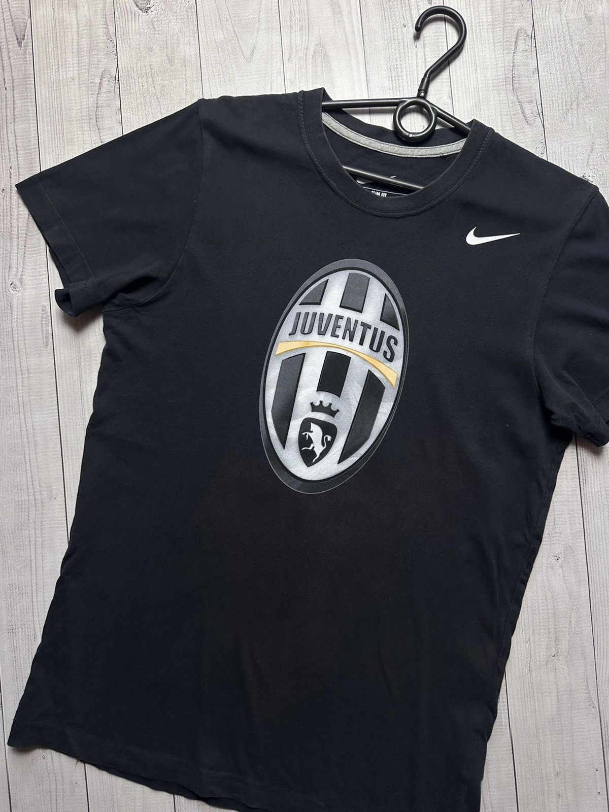 Nike × Vintage Vintage Nike Juventus logo soccer tee size M Juve Size US M / EU 48-50 / 2 - 2 Thumbnail