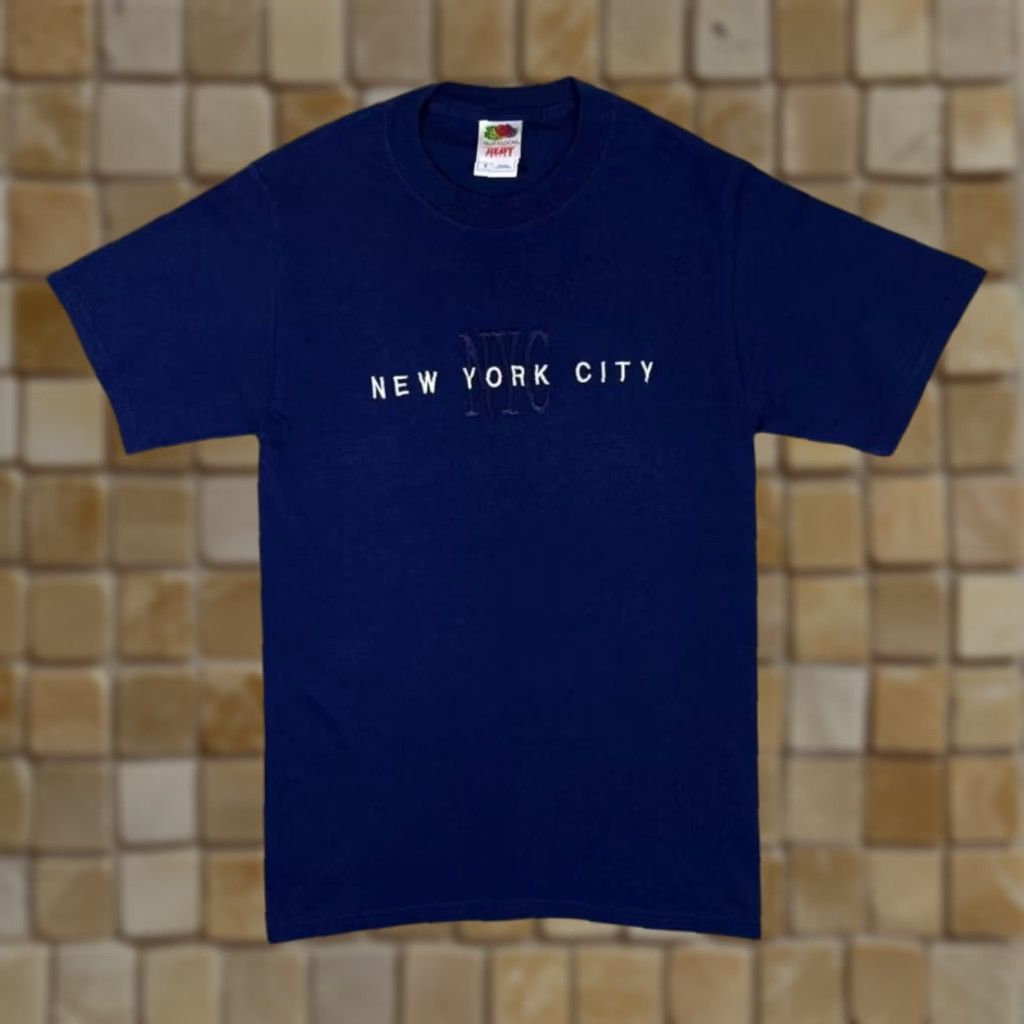 Fruit Of The Loom VINTAGE New York City NYC Embroidered Souvenir Navy Blue T-Shirt Small Mens Shirt Size US S / EU 44-46 / 1 - 1 Thumbnail