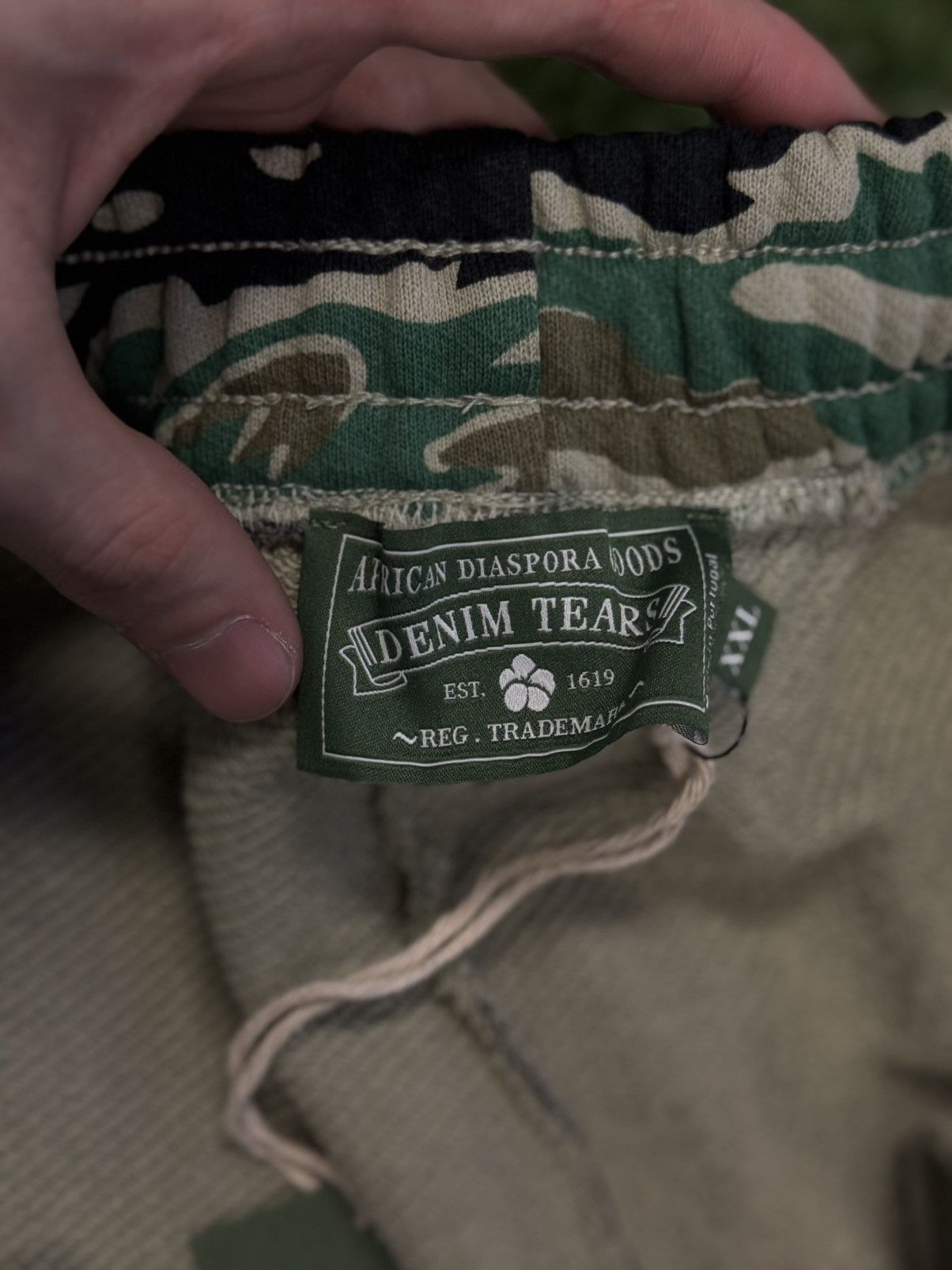 DENIM TEARS Denim Tears Cotton Wreath Camo Sweatpants Size XXL NEW Size US 36 / EU 52 - 8 Thumbnail